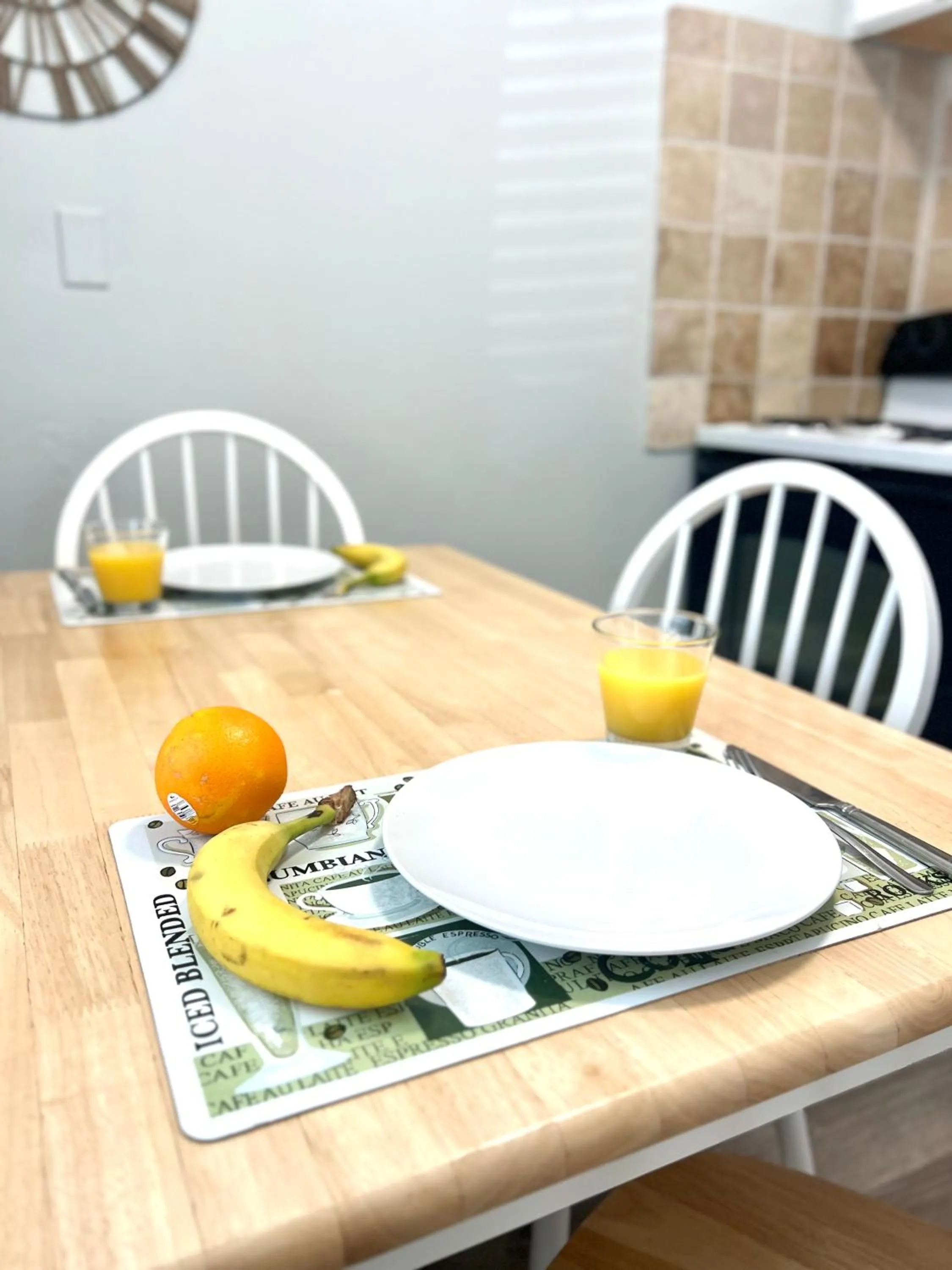 Dining area in Great Escape Apartments By Lowkl