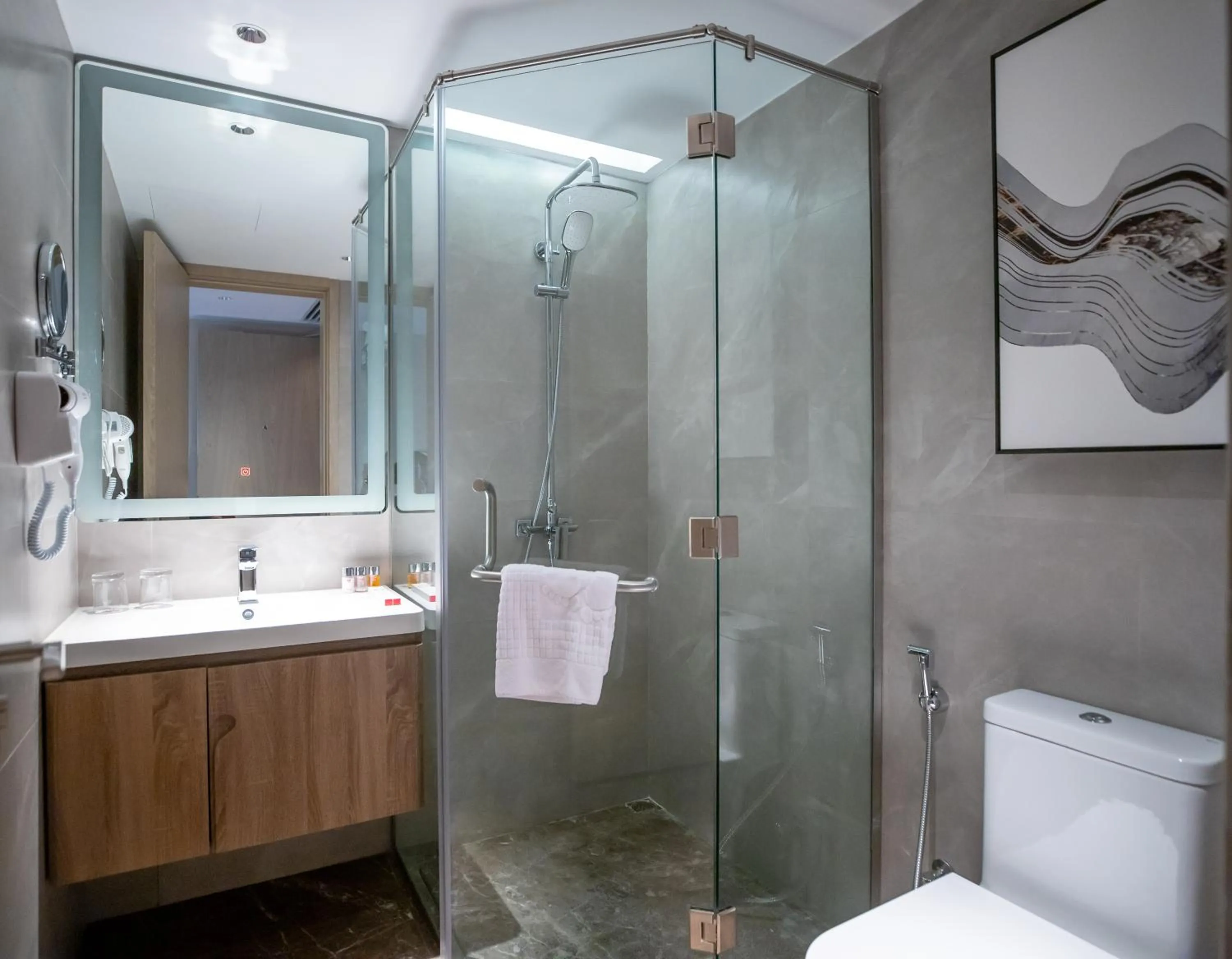 Shower in Aber City Center