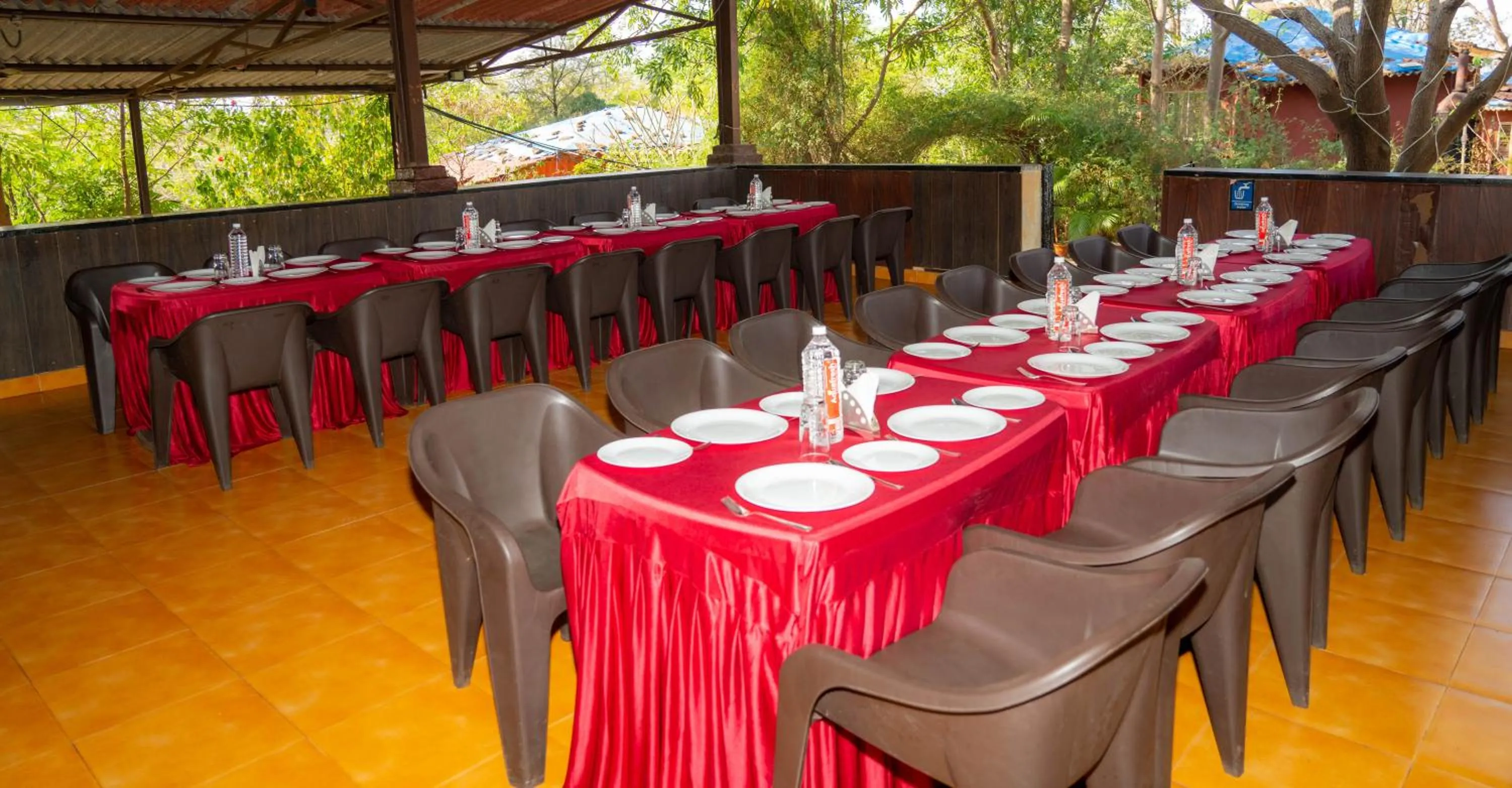 Restaurant/places to eat in Wild Camp- The Nature Resort