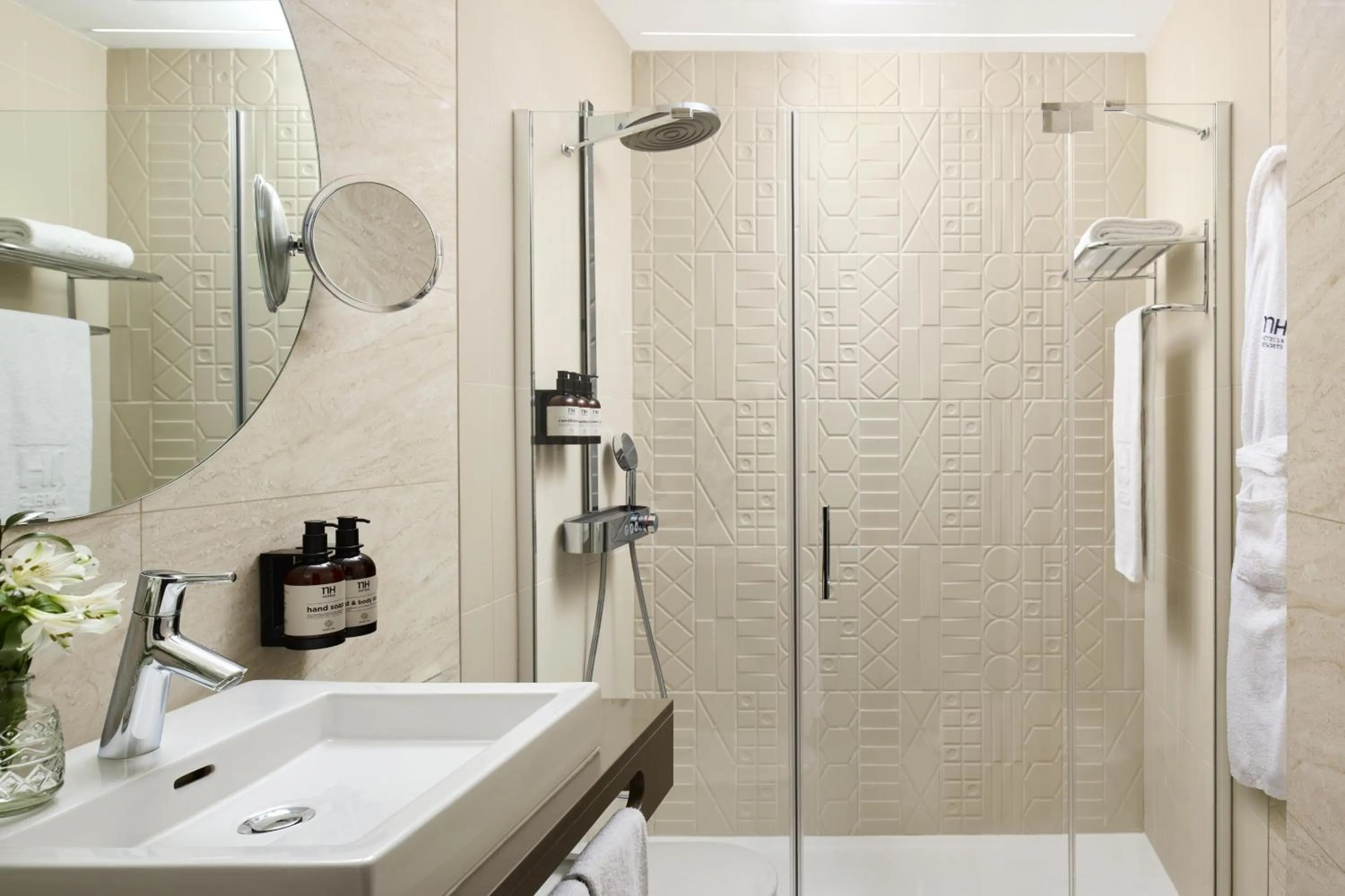 Bathroom in NH Avenida Jerez