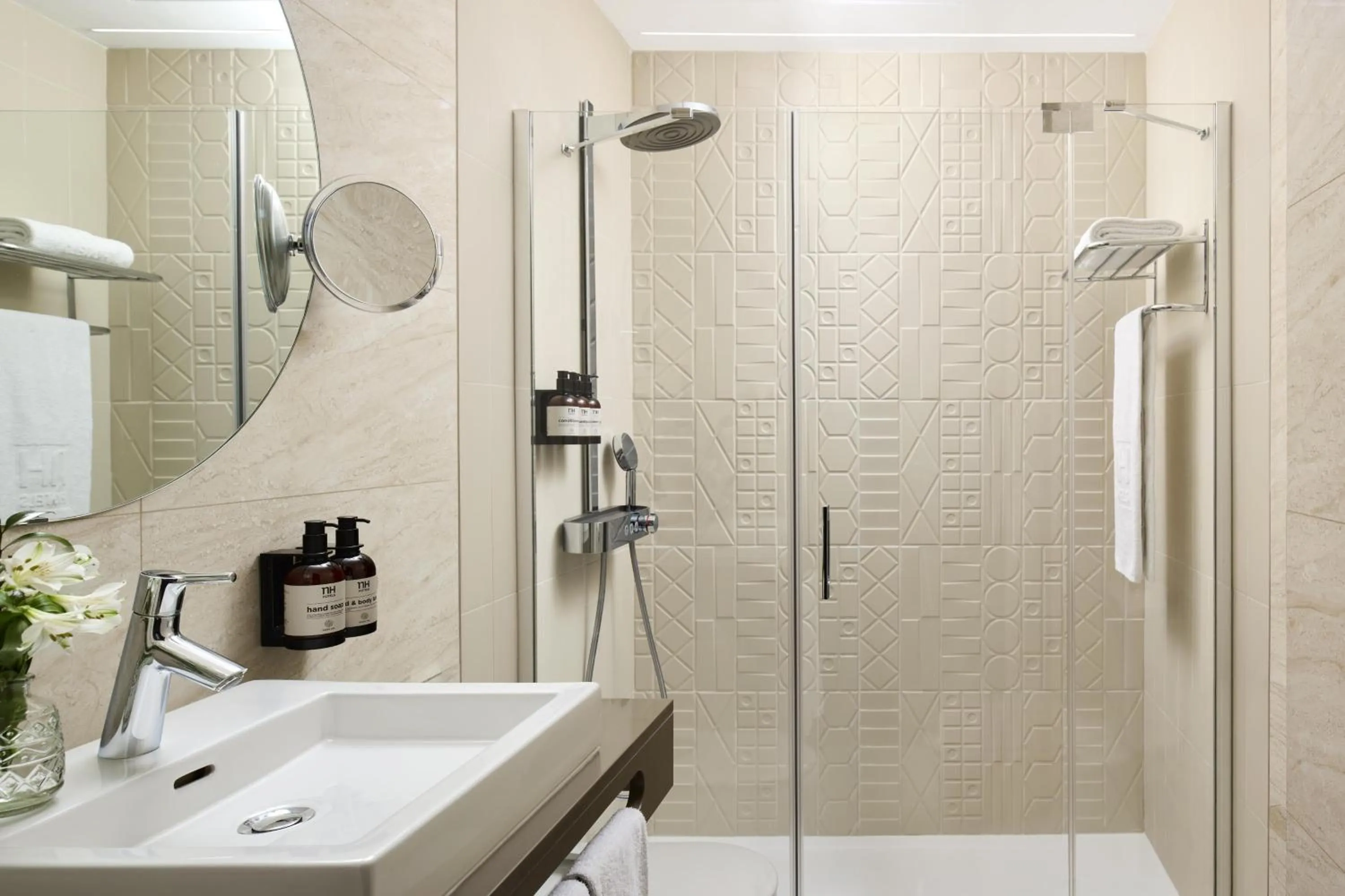 Bathroom in NH Avenida Jerez