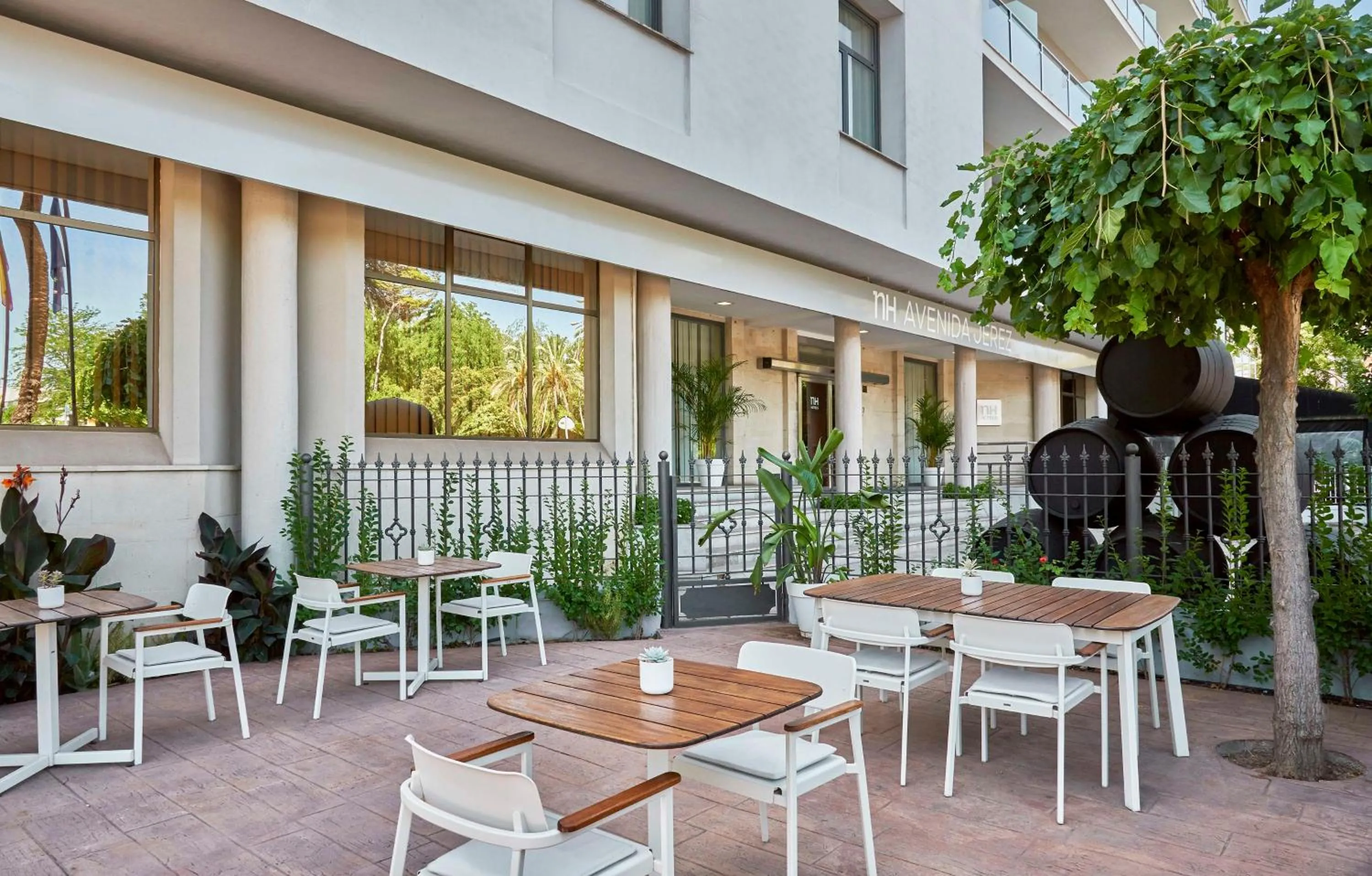 Property building in NH Avenida Jerez