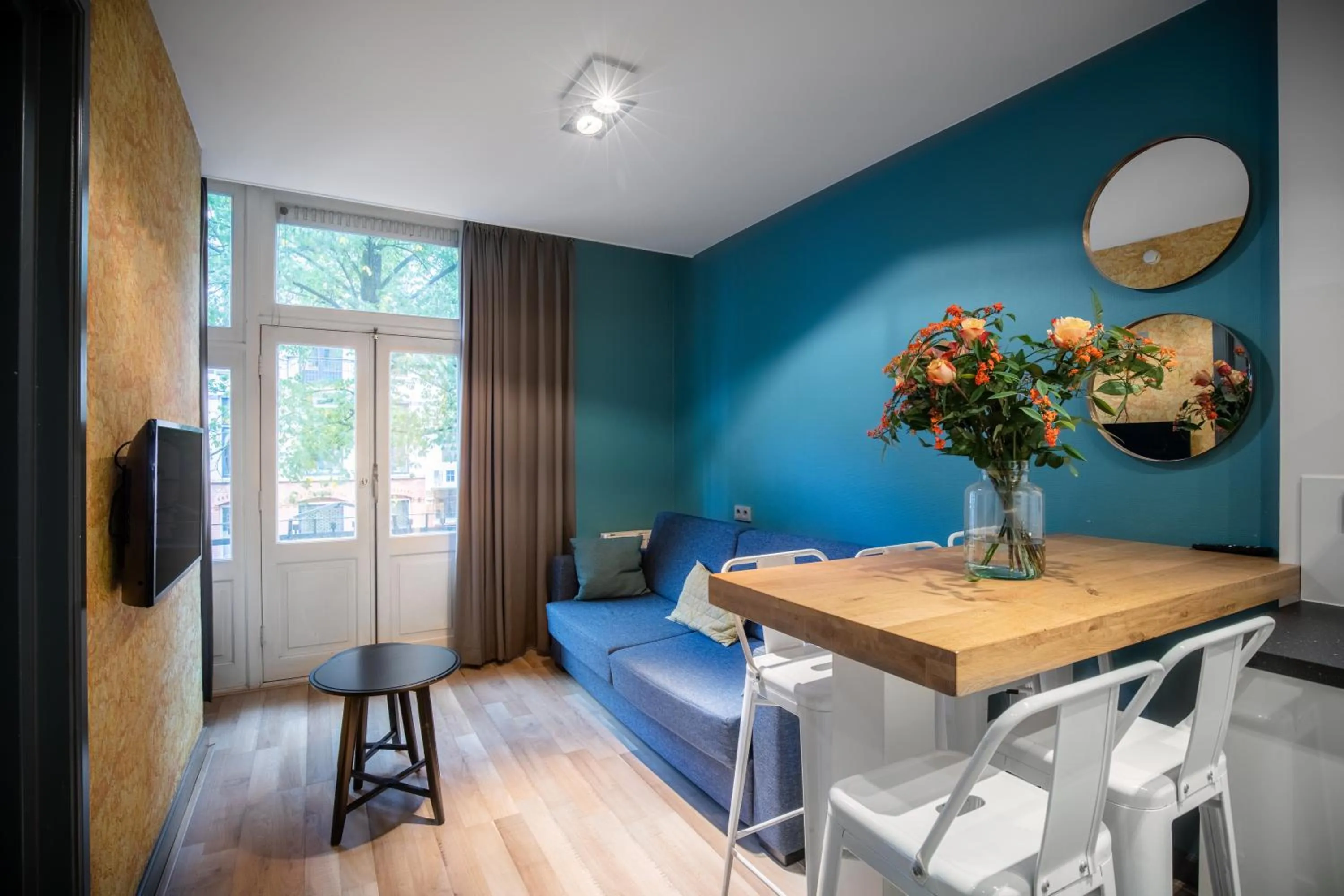 TV and multimedia in Musea Hotel & Apartments