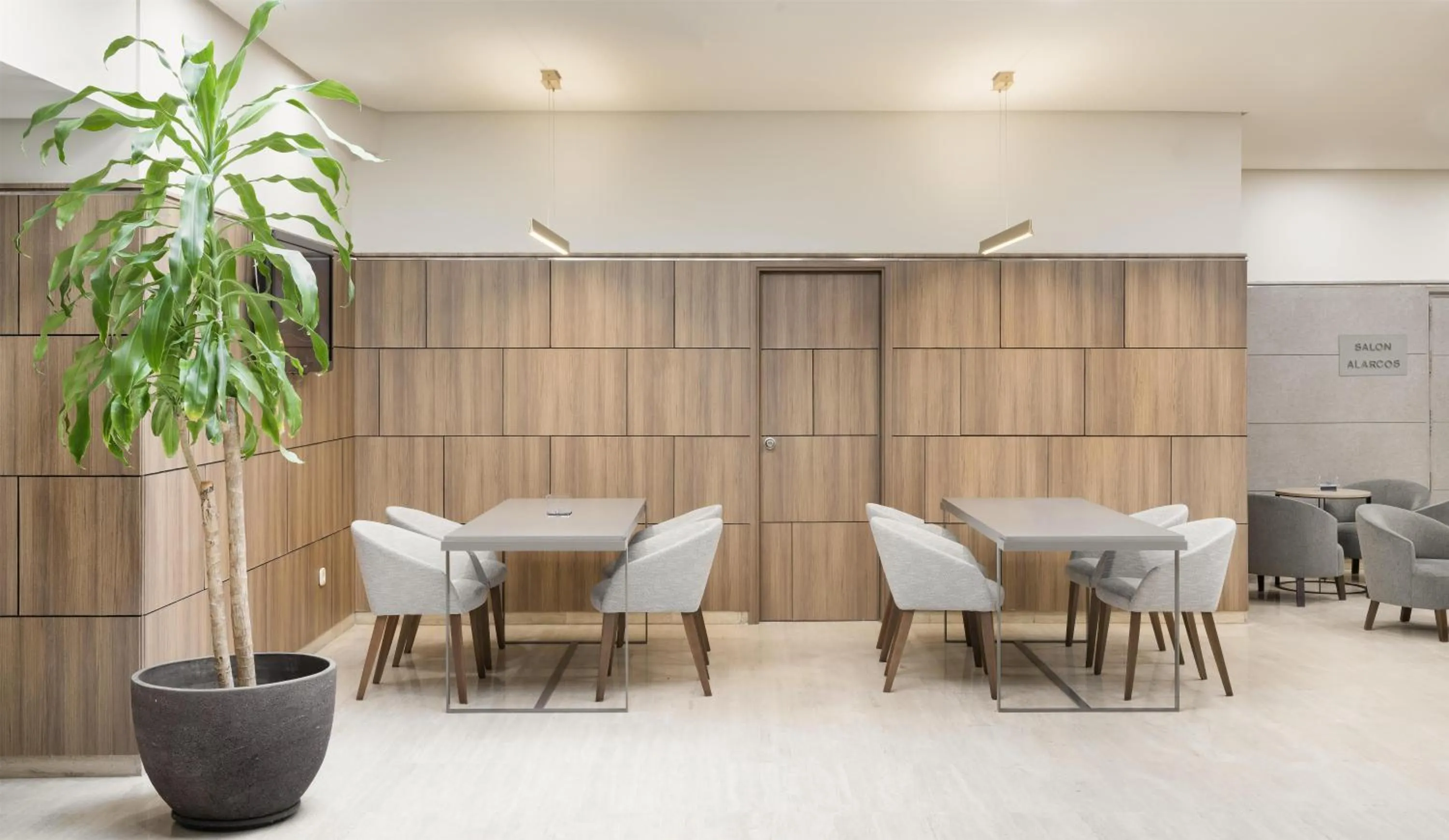 Restaurant/places to eat in NH Ciudad Real