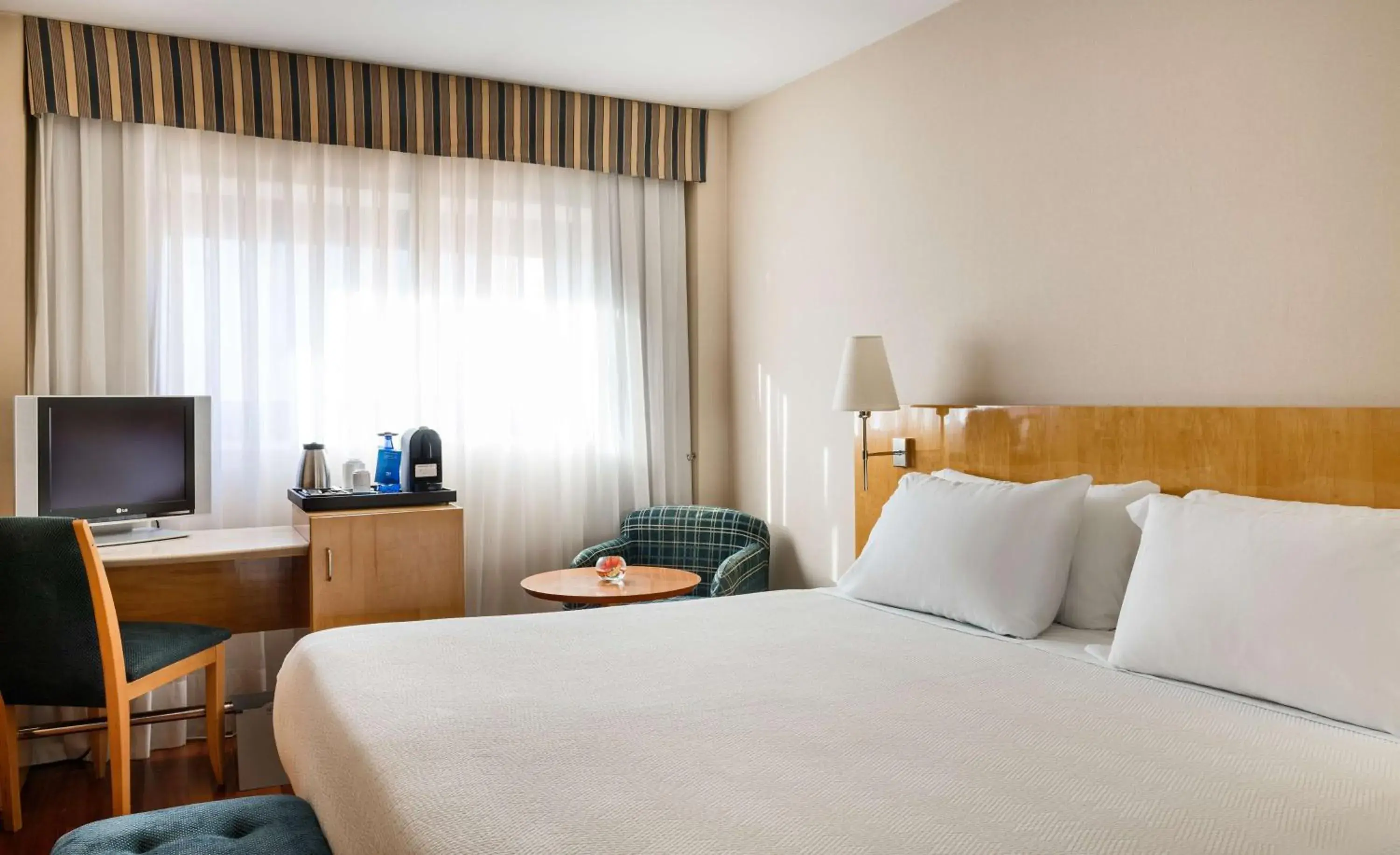 Standard Double or Twin Room with Extra Bed in NH Ciudad Real Standard Double or Twin Room with Extra Bed in NH Ciudad Real