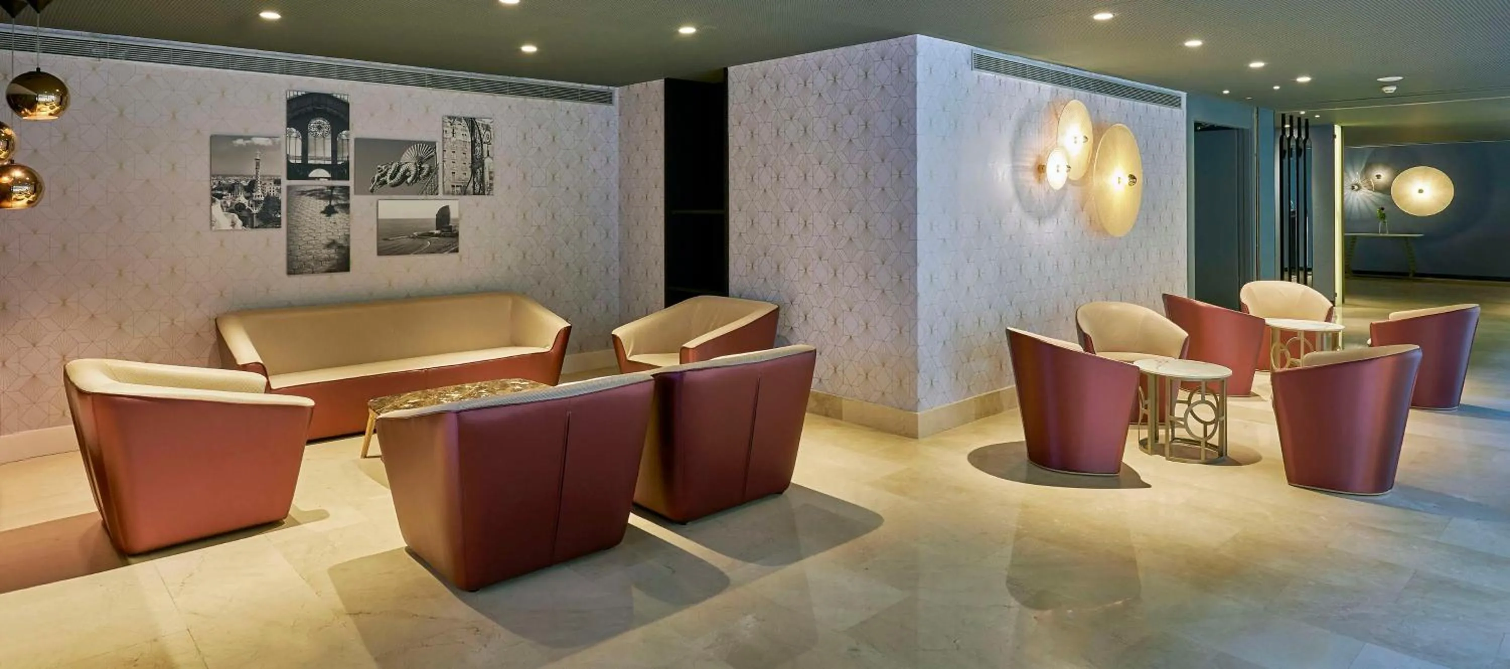 Lobby or reception in NH Sants Barcelona