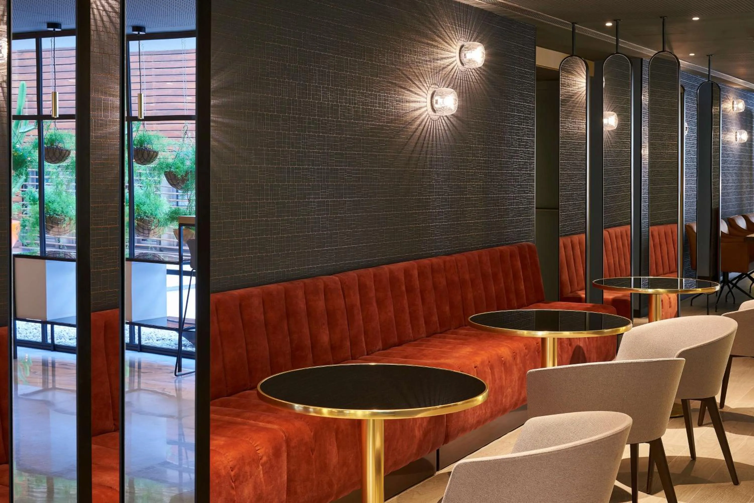 Lobby or reception in NH Sants Barcelona