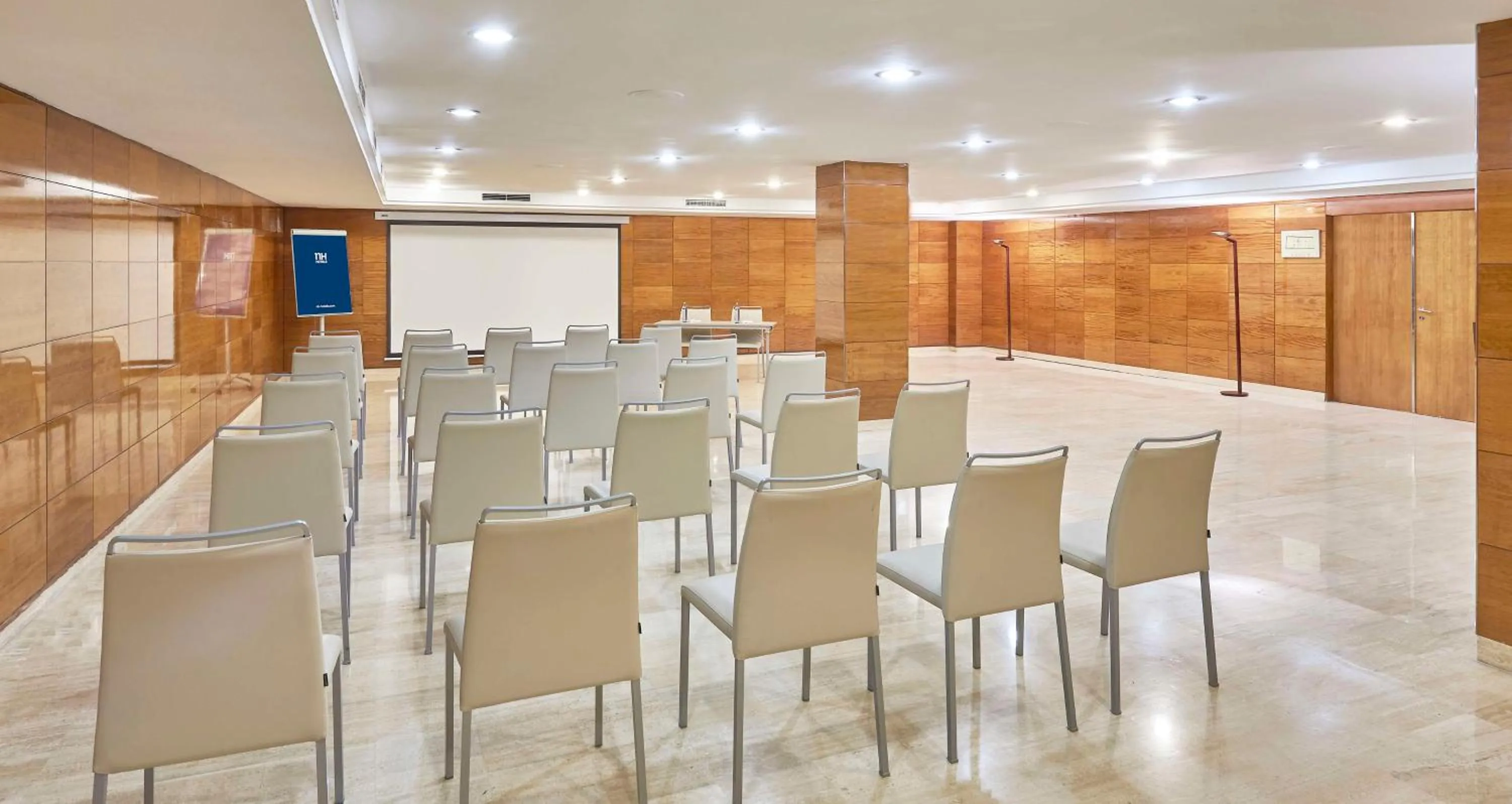 Meeting/conference room in NH Barcelona Eixample