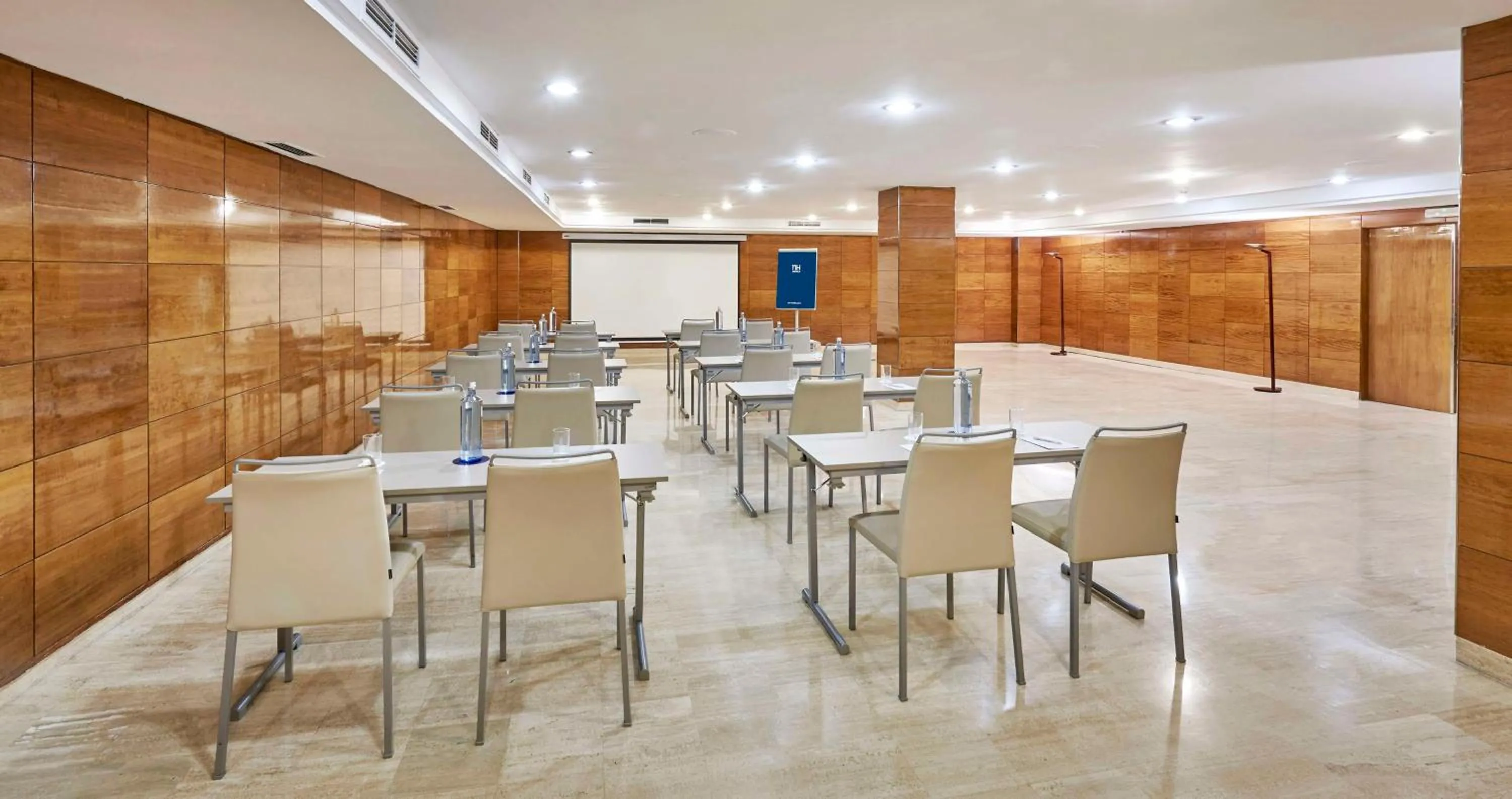 Meeting/conference room in NH Barcelona Eixample