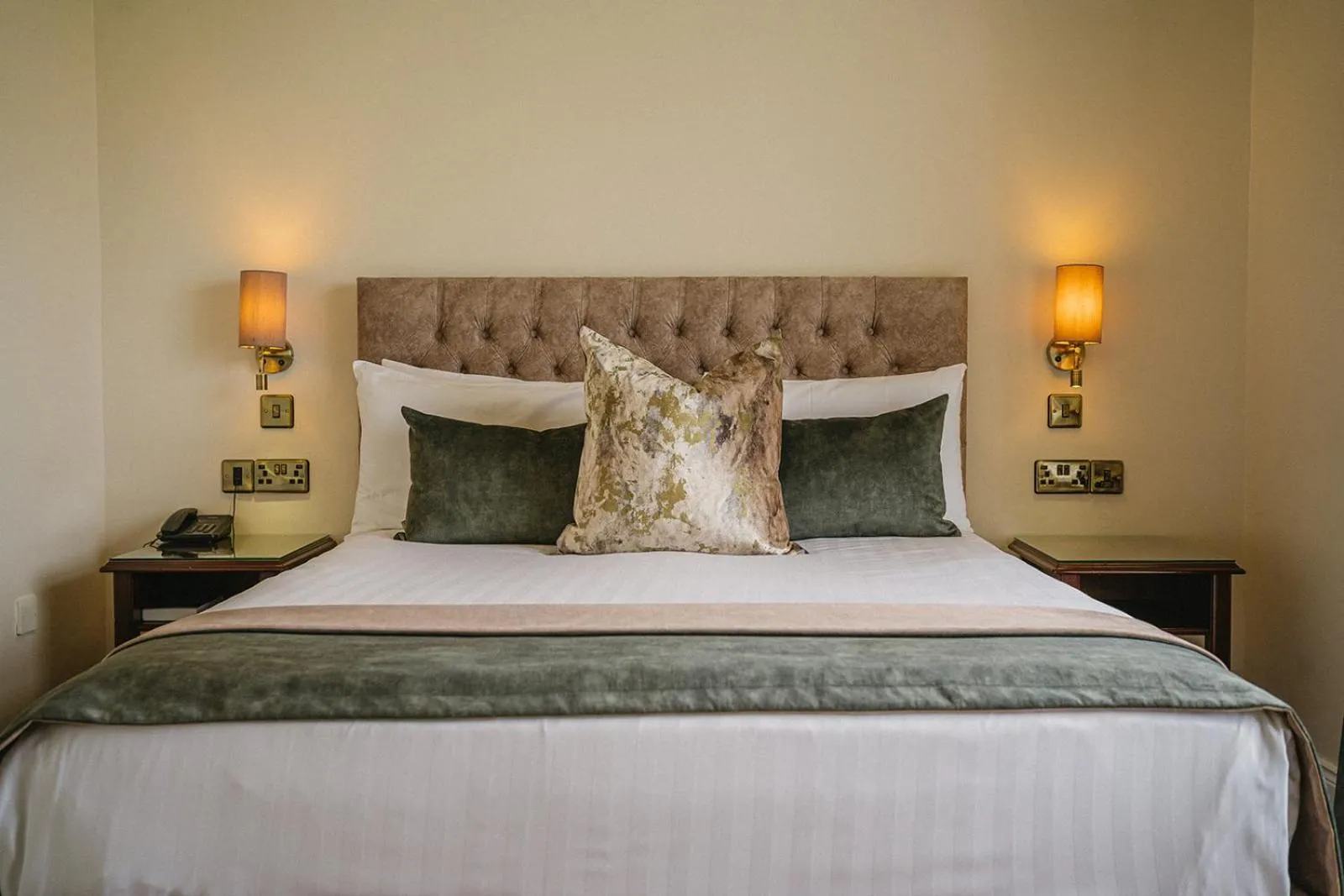 Bed in Crover House Hotel & Golf Club