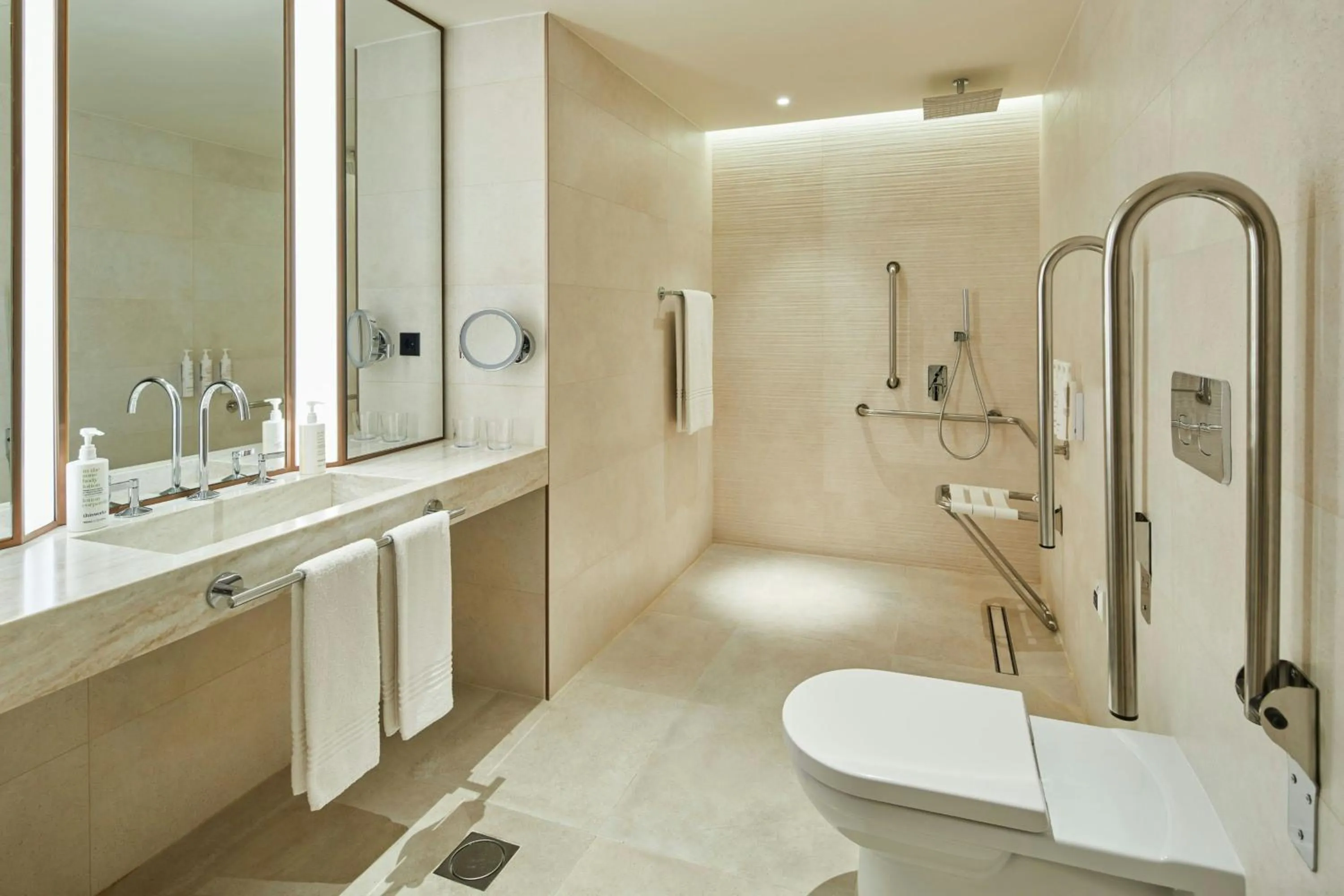 Bathroom in Madrid Marriott Hotel Princesa Plaza