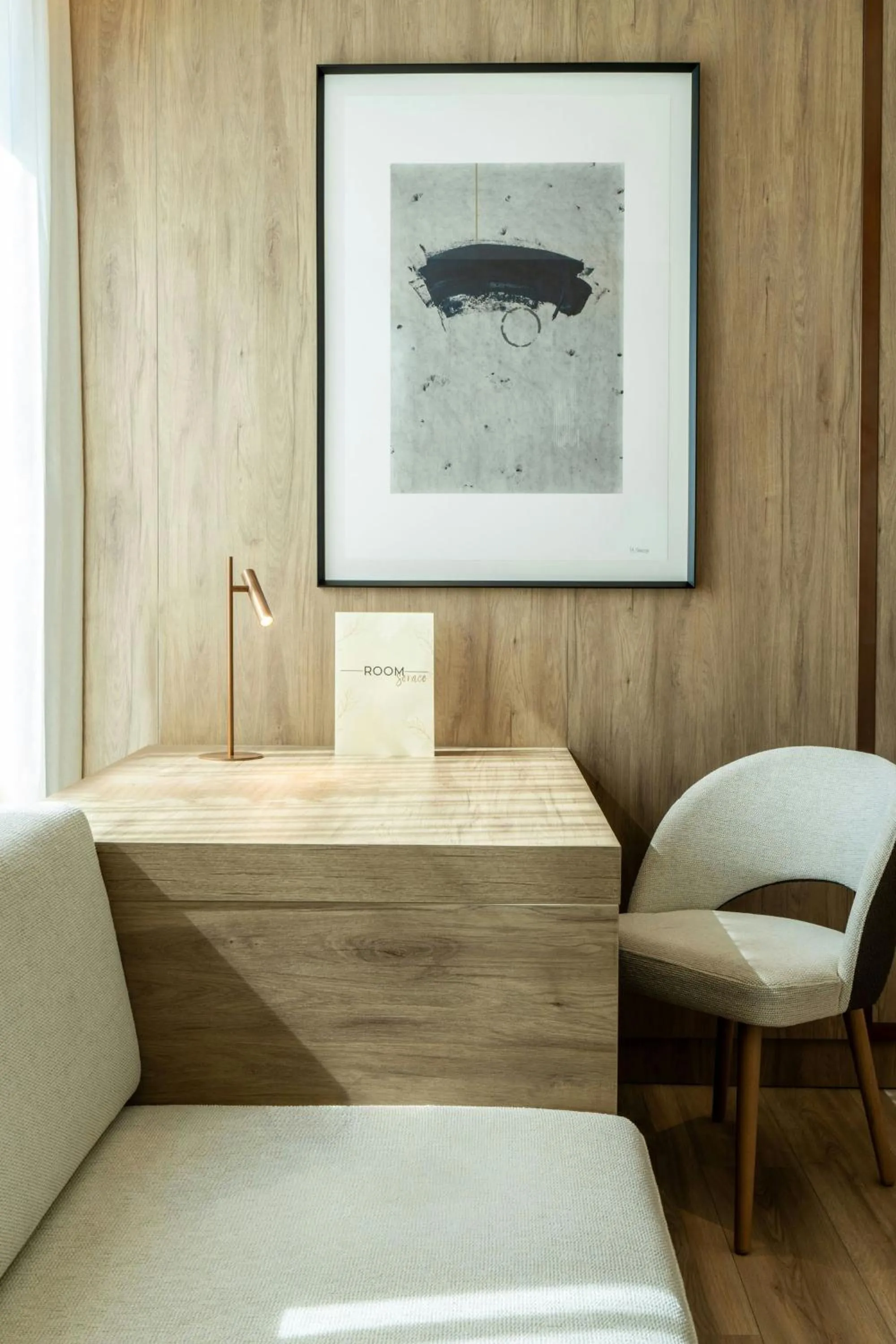 Photo of the whole room in Madrid Marriott Hotel Princesa Plaza