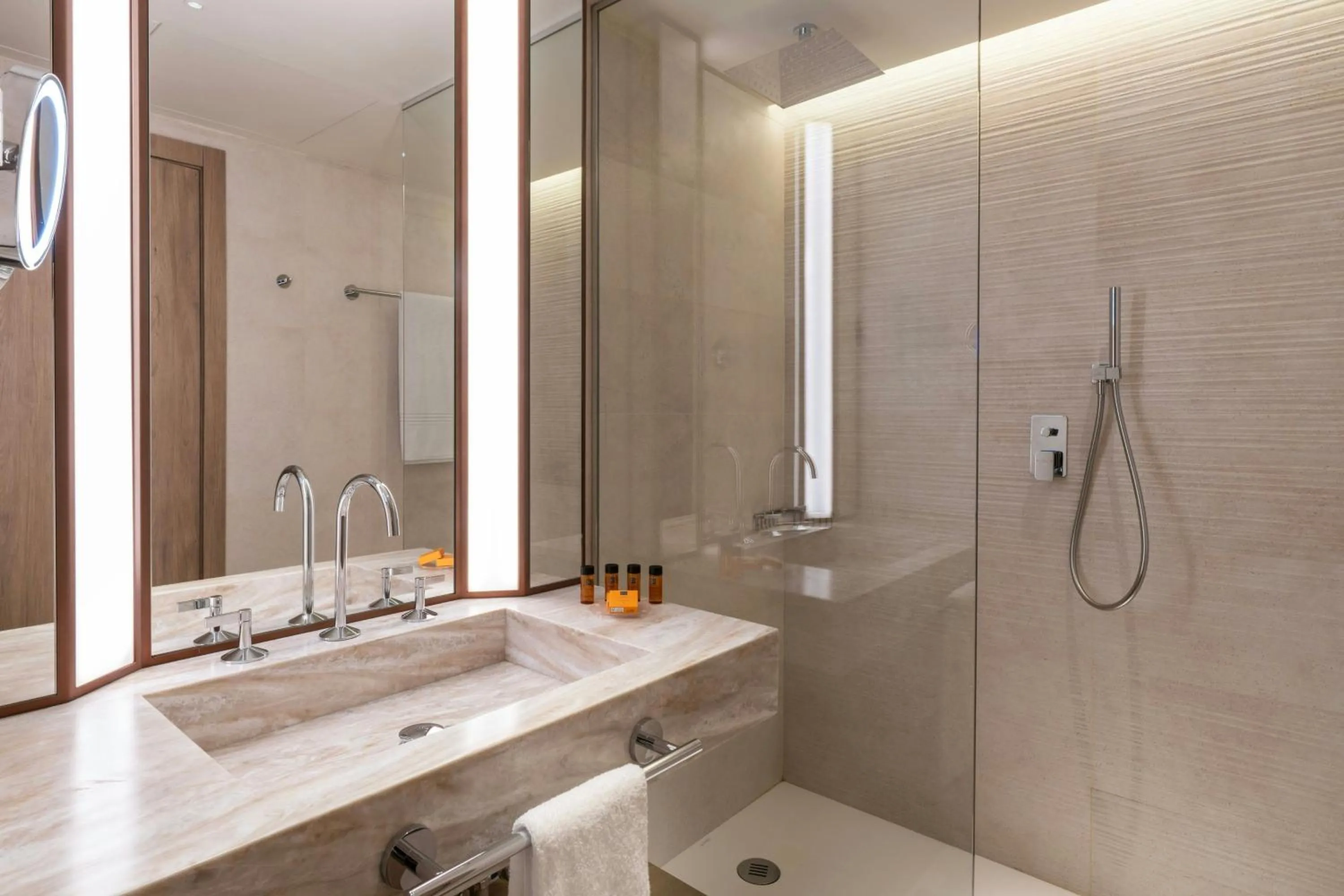 Bathroom in Madrid Marriott Hotel Princesa Plaza