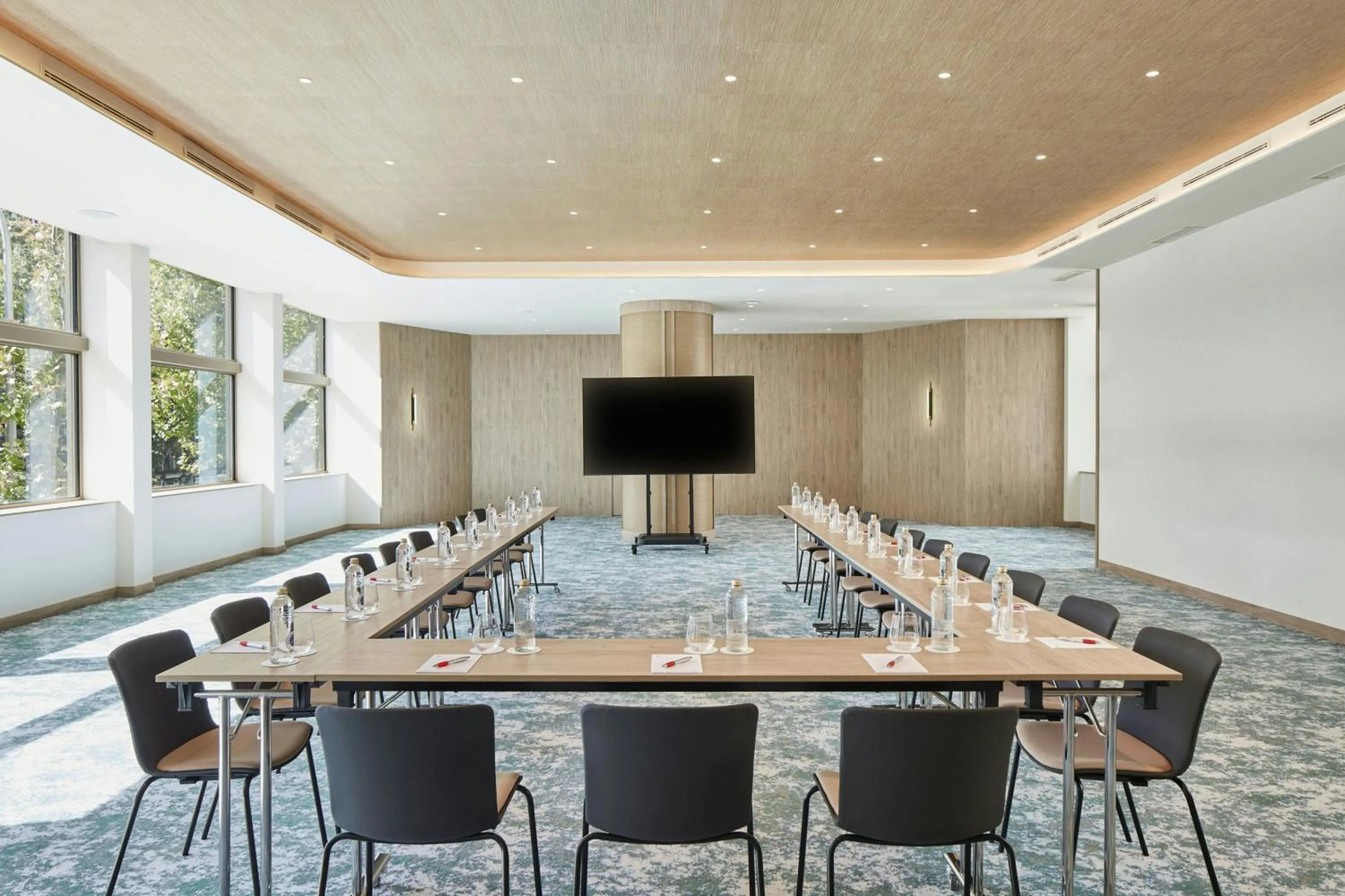 Meeting/conference room in Madrid Marriott Hotel Princesa Plaza