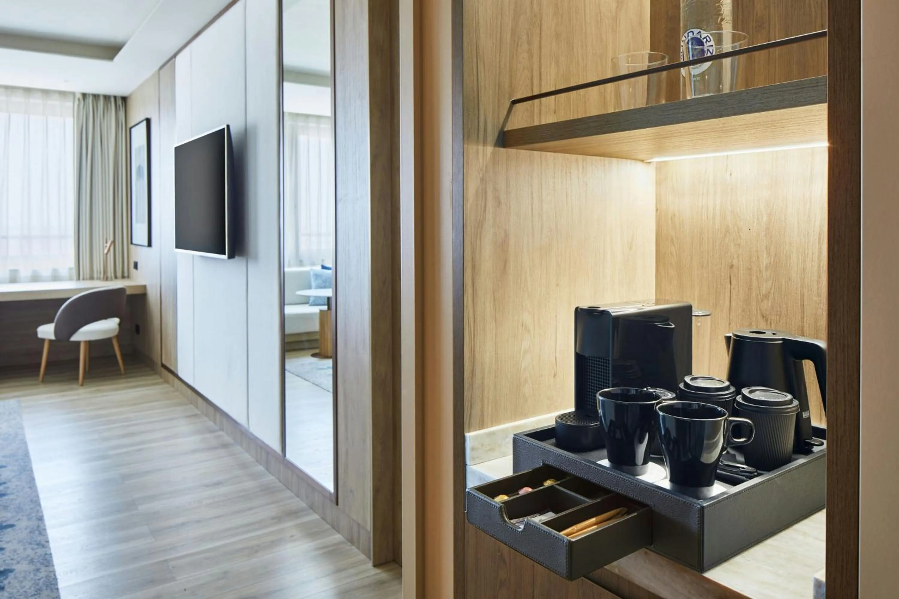 Photo of the whole room in Madrid Marriott Hotel Princesa Plaza