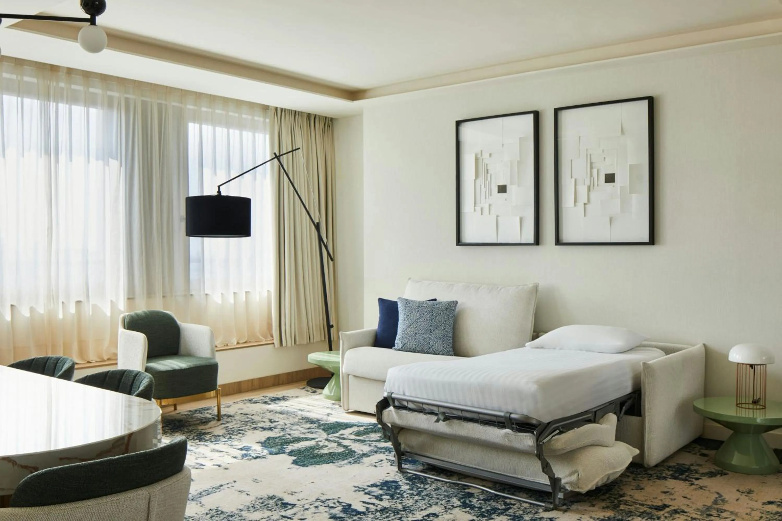 Living room in Madrid Marriott Hotel Princesa Plaza