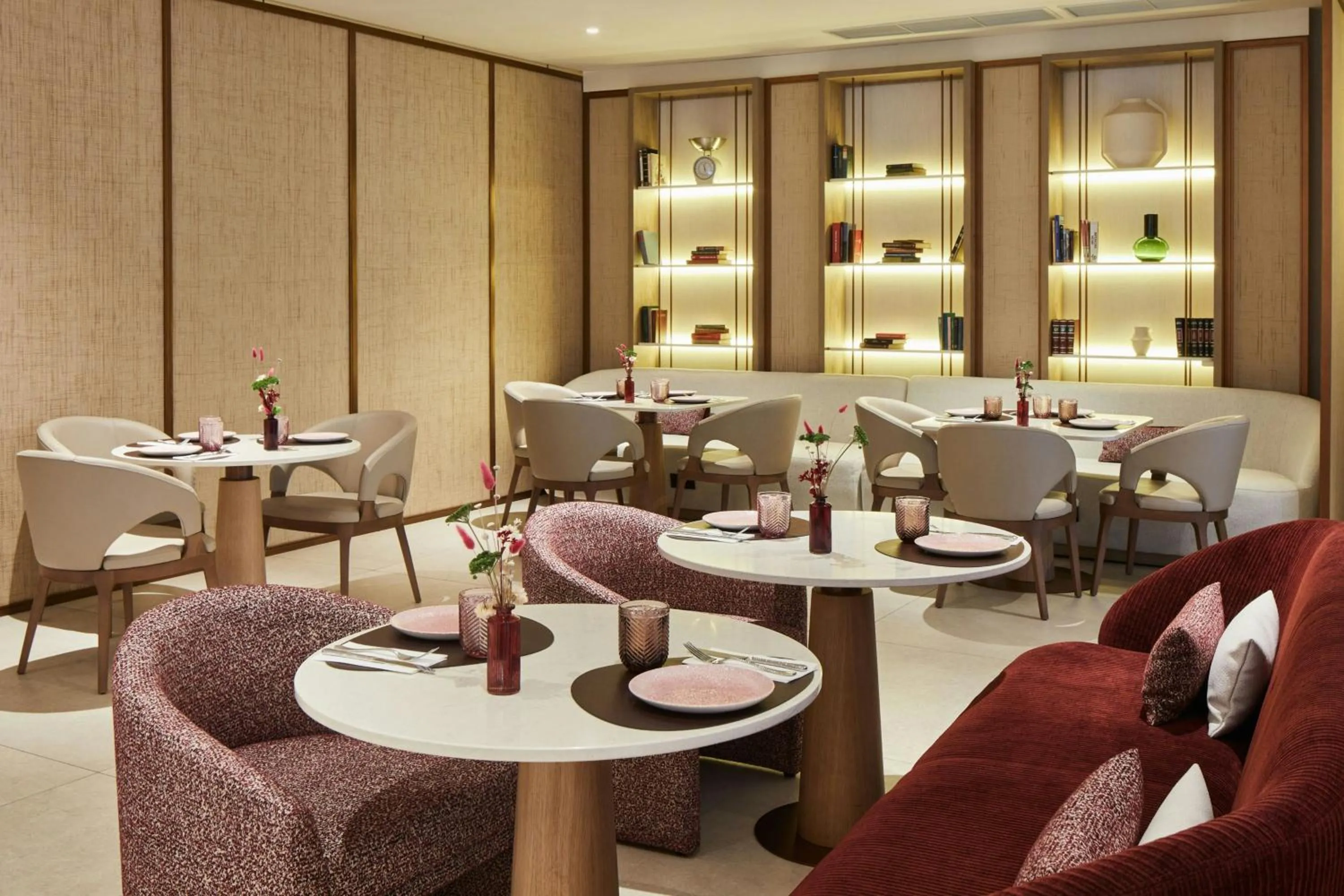 Restaurant/places to eat in Madrid Marriott Hotel Princesa Plaza