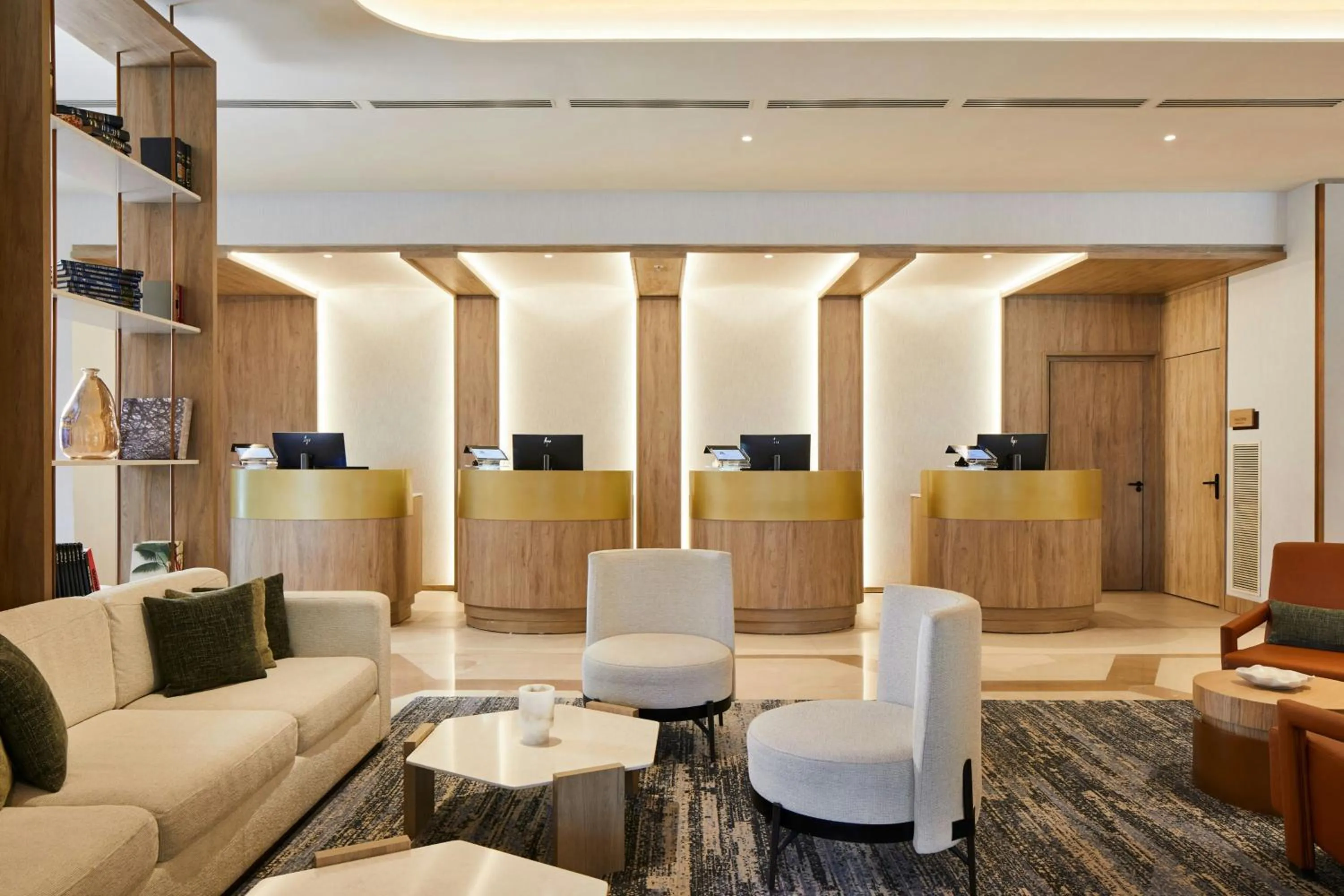 Lobby or reception in Madrid Marriott Hotel Princesa Plaza