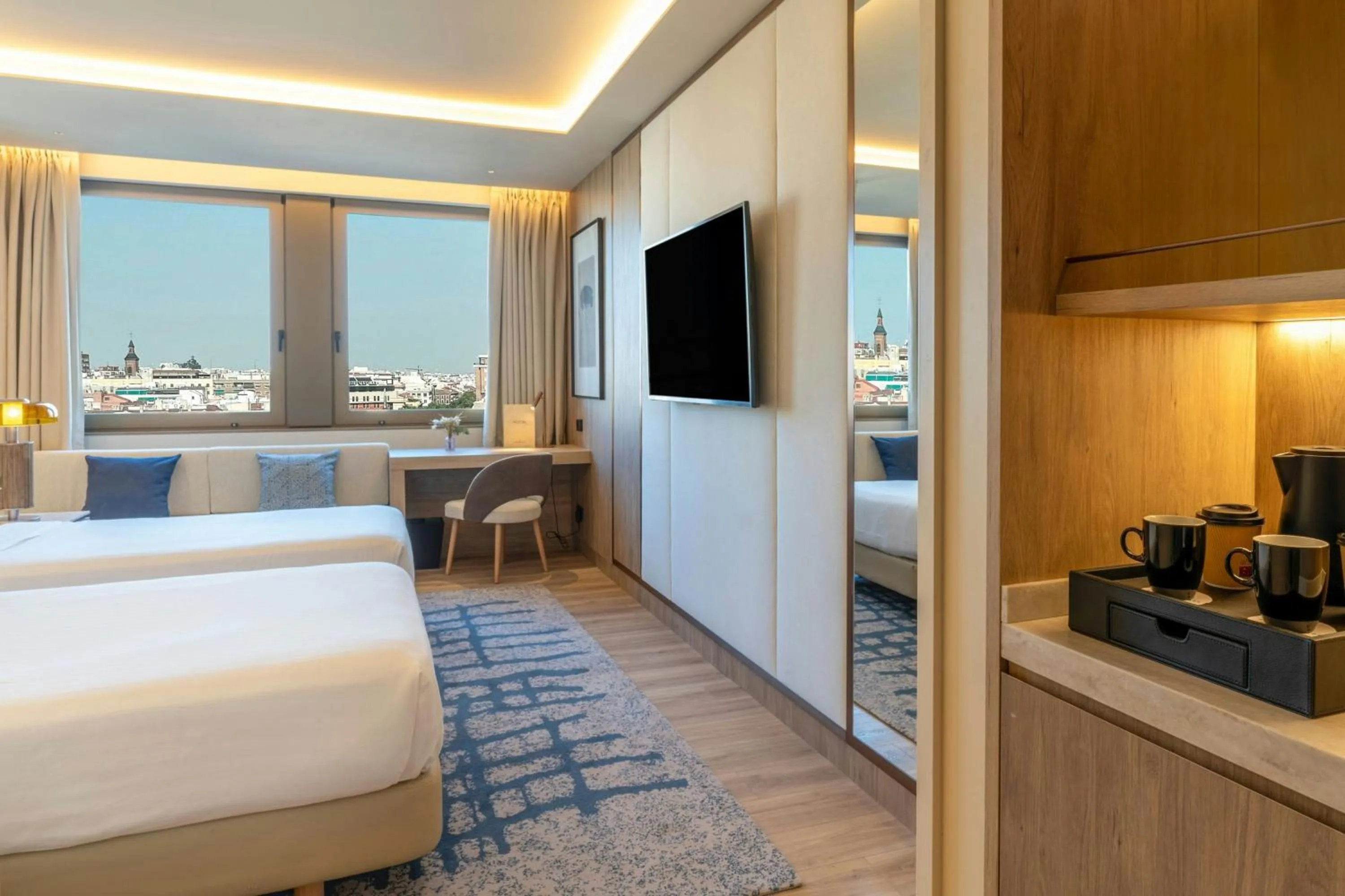 Photo of the whole room, Bed in Madrid Marriott Hotel Princesa Plaza