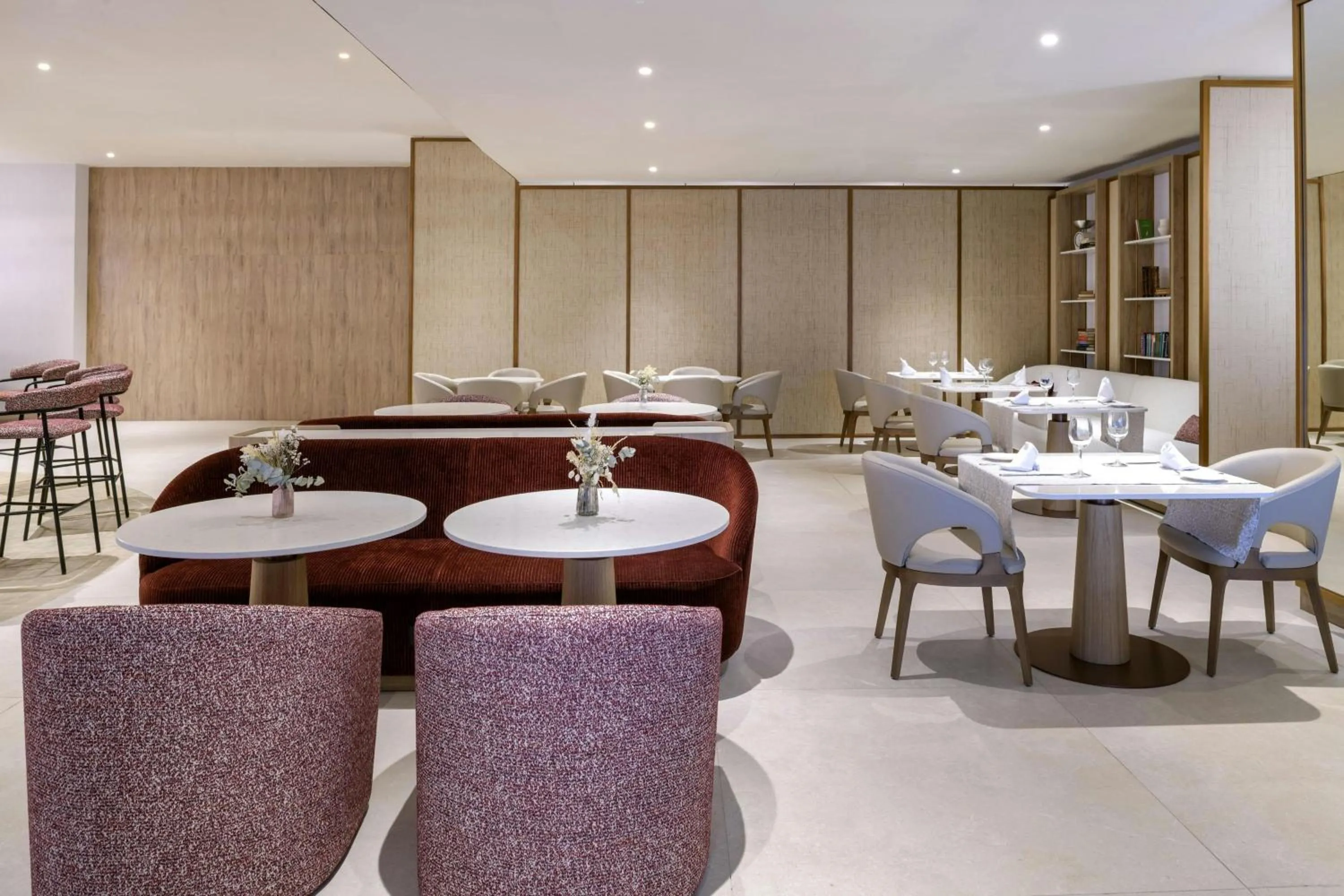 Restaurant/places to eat in Madrid Marriott Hotel Princesa Plaza