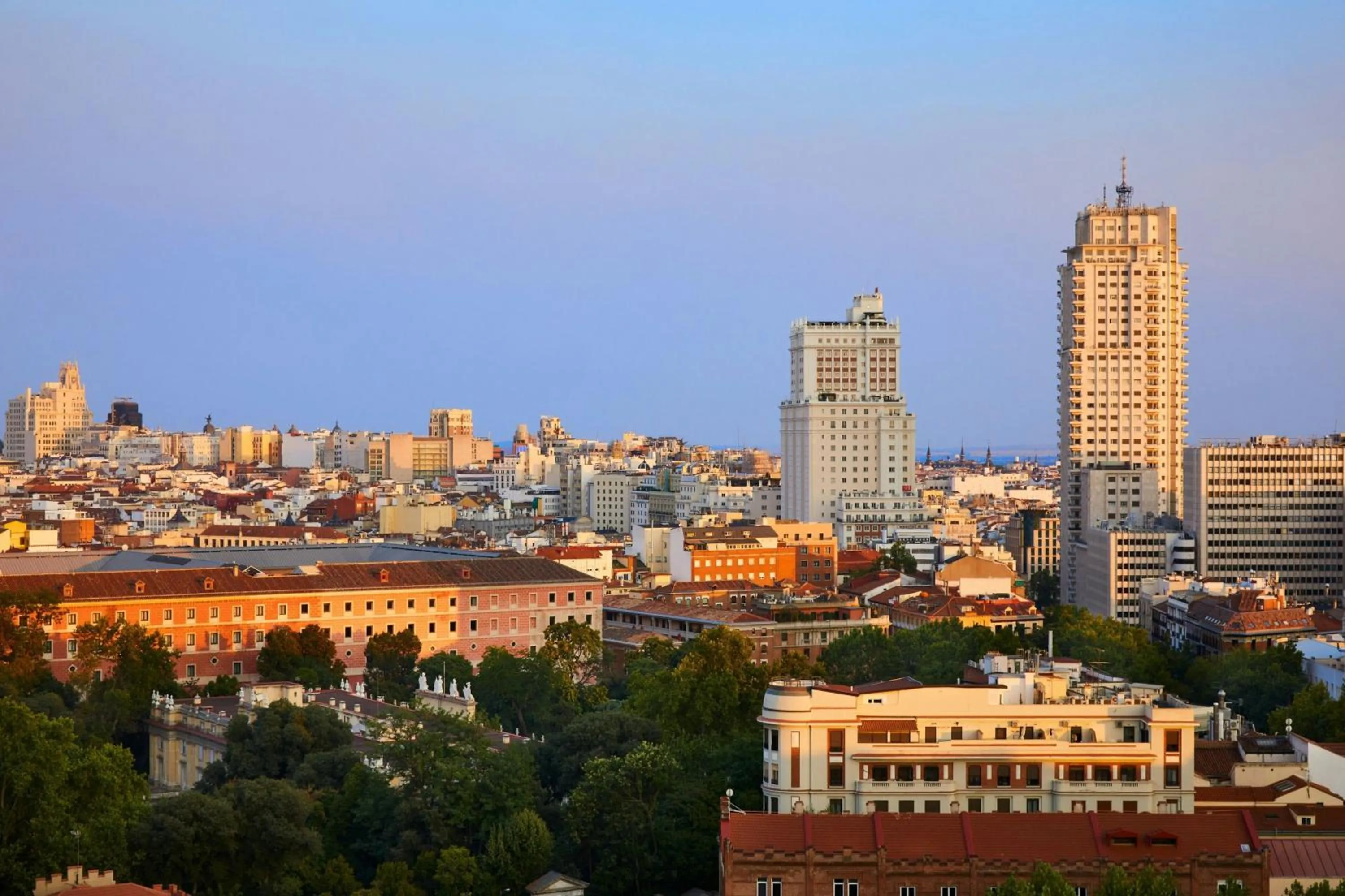 Photo of the whole room in Madrid Marriott Hotel Princesa Plaza