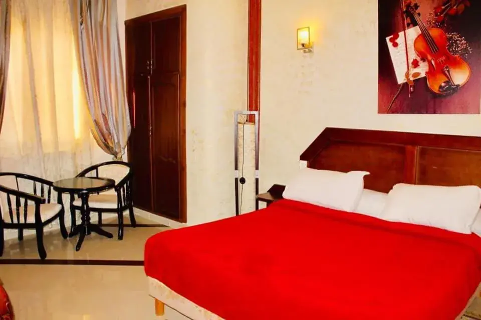 Triple Room - single occupancy in Hotel Les Ambassadeurs Triple Room - single occupancy in Hotel Les Ambassadeurs