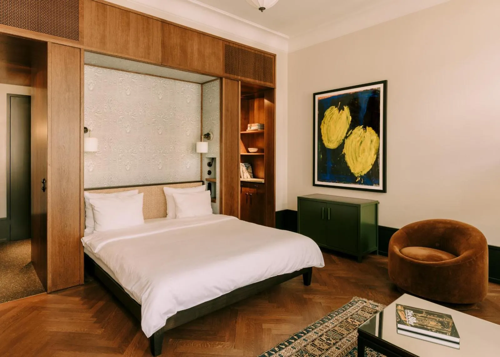 Photo of the whole room, Bed in Boutique Hotel Château Royal