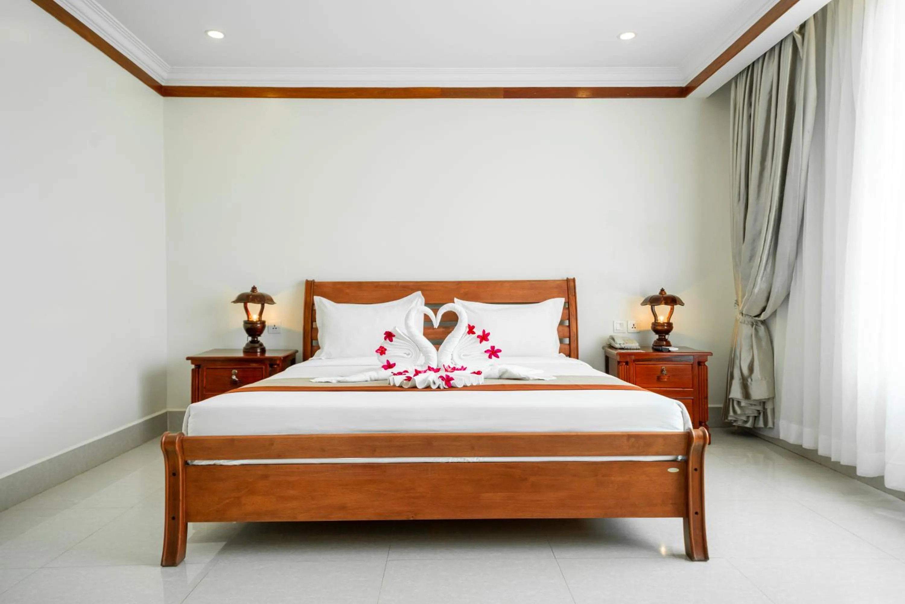 Bed in Pursat Riverside Hotel & Spa