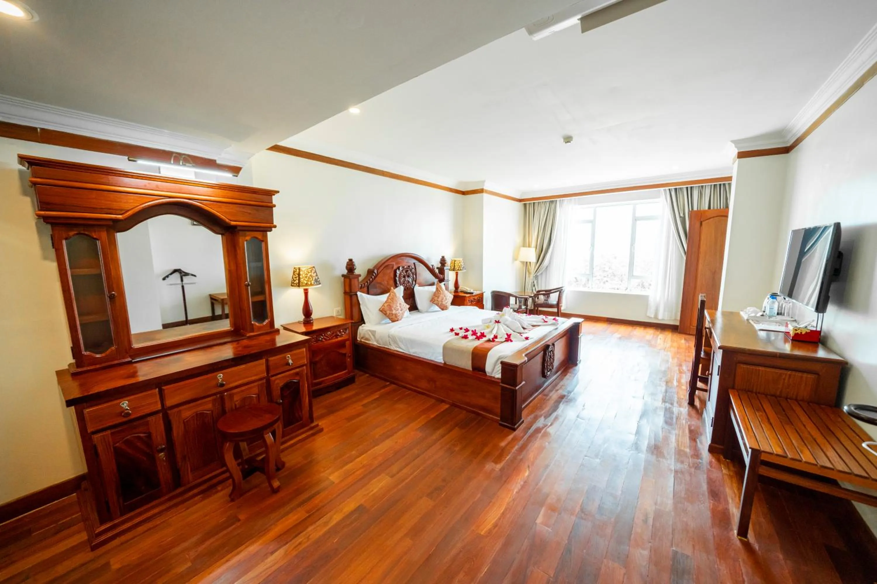 Bedroom, Bed in Pursat Riverside Hotel & Spa