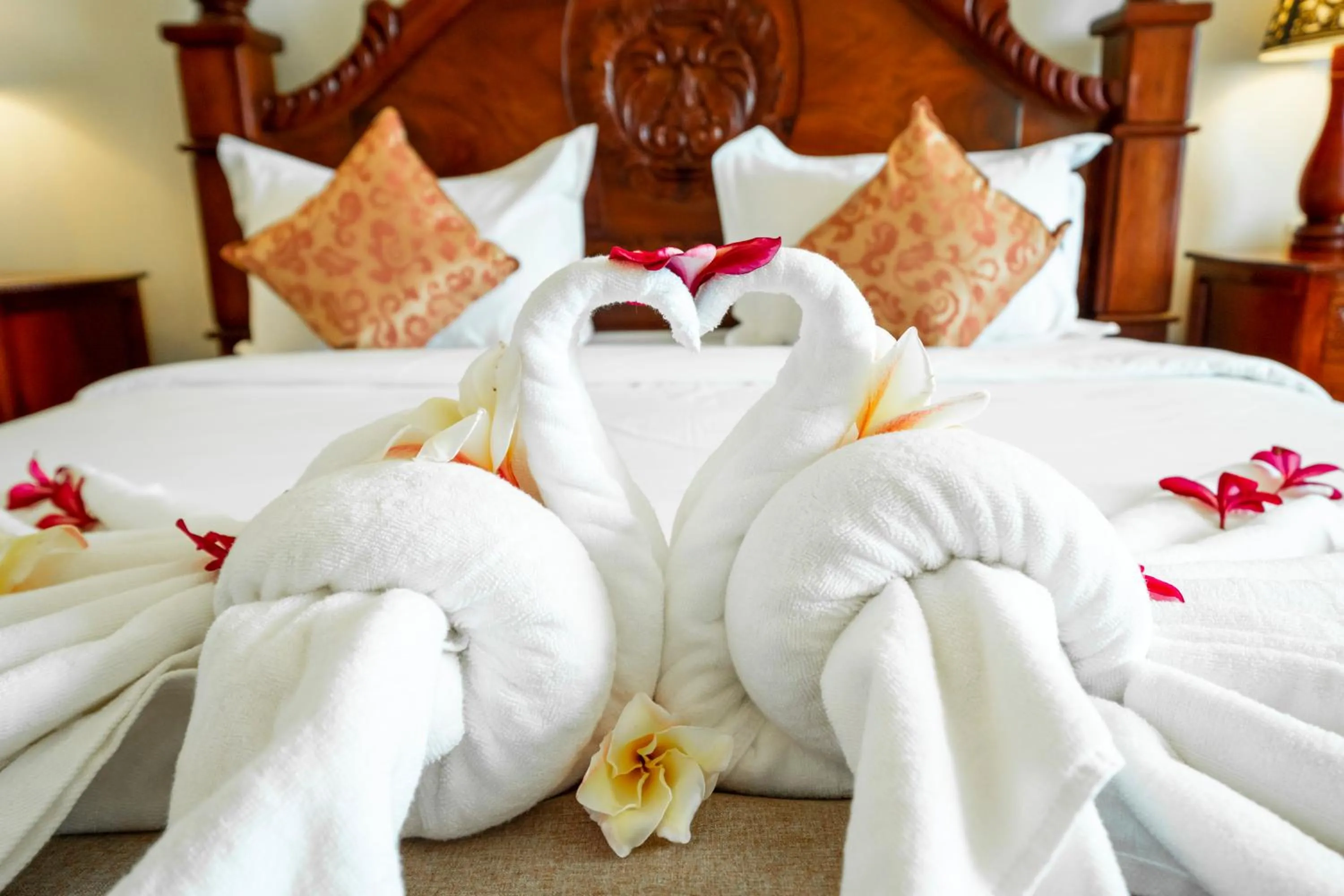 Bed in Pursat Riverside Hotel & Spa