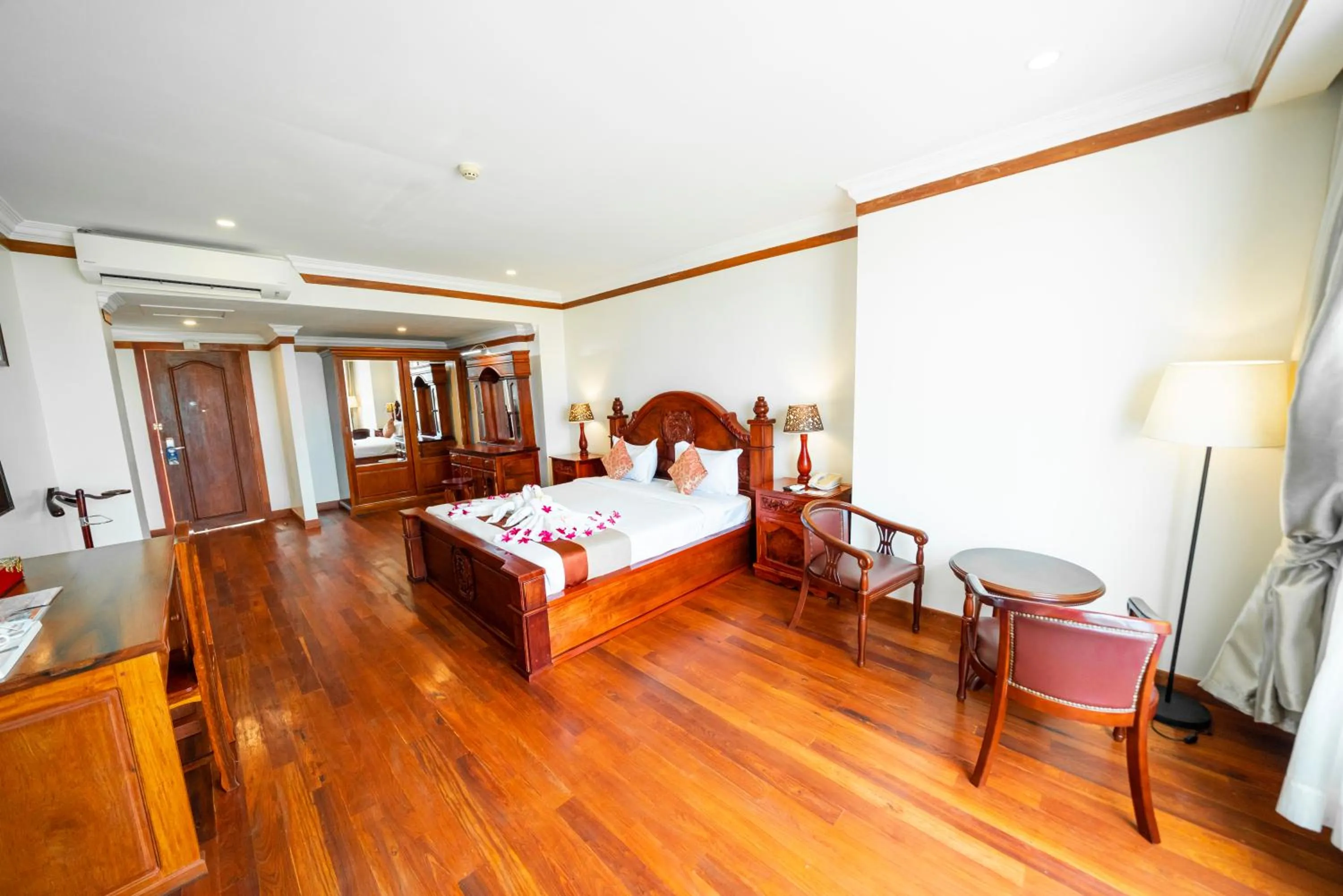 Bedroom, Bed in Pursat Riverside Hotel & Spa