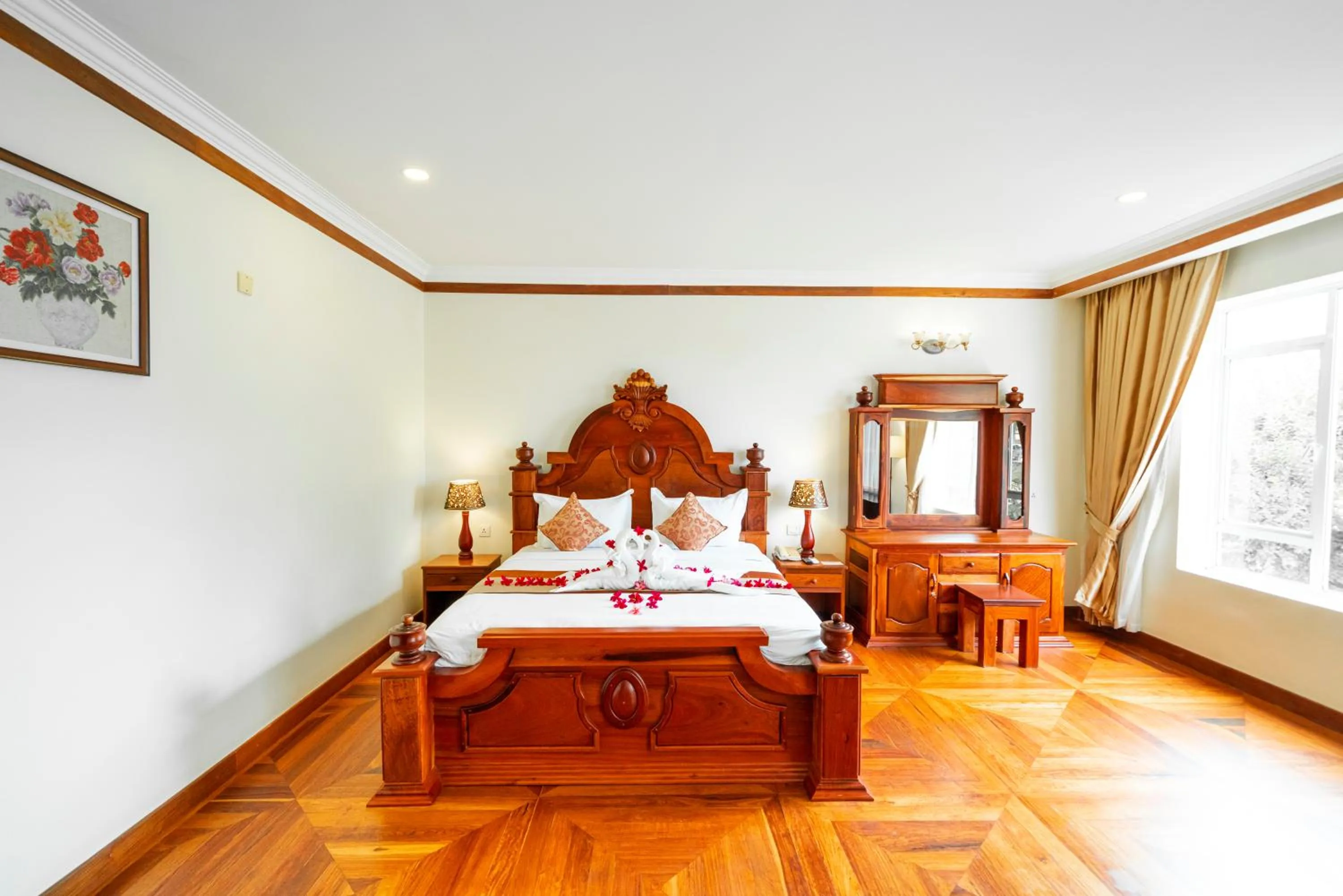 Bed in Pursat Riverside Hotel & Spa