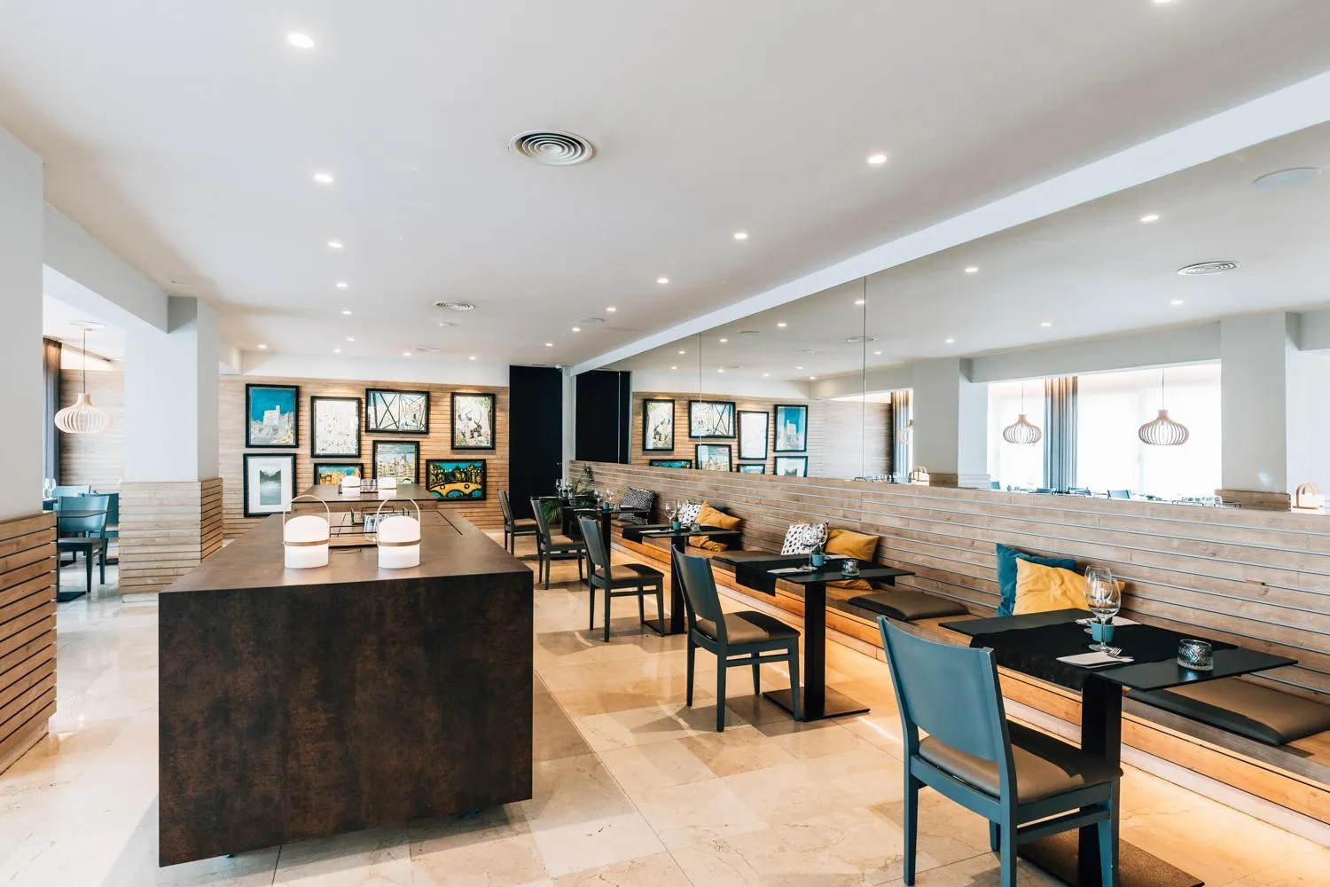 Restaurant/places to eat in Hotel Costabella