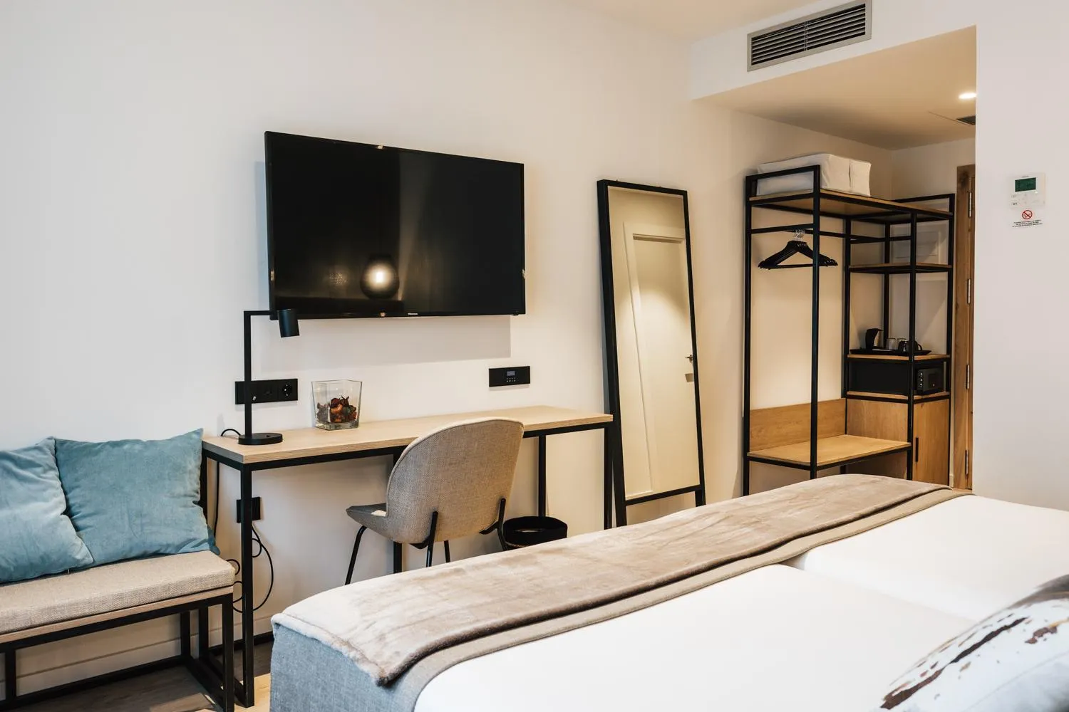 TV and multimedia, Bed in Hotel Costabella