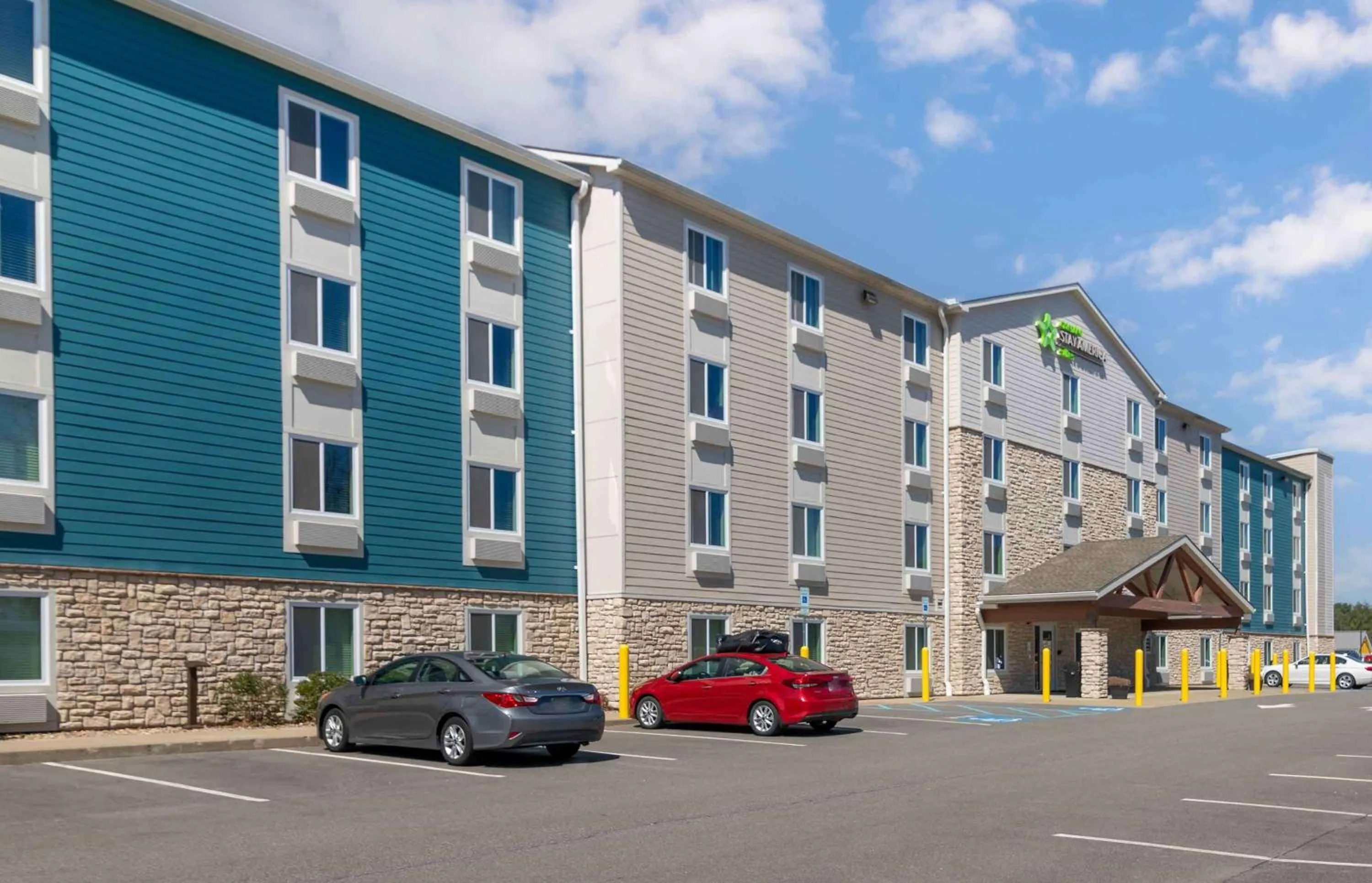 Property building in Extended Stay America Suites - Nashua - Merrimack