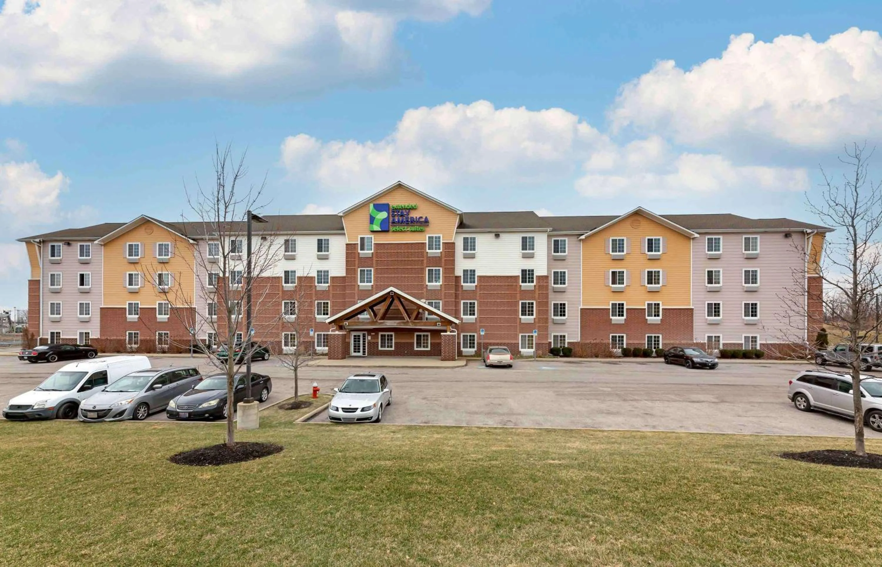 Property building in Extended Stay America Select Suites - Cleveland - Airport