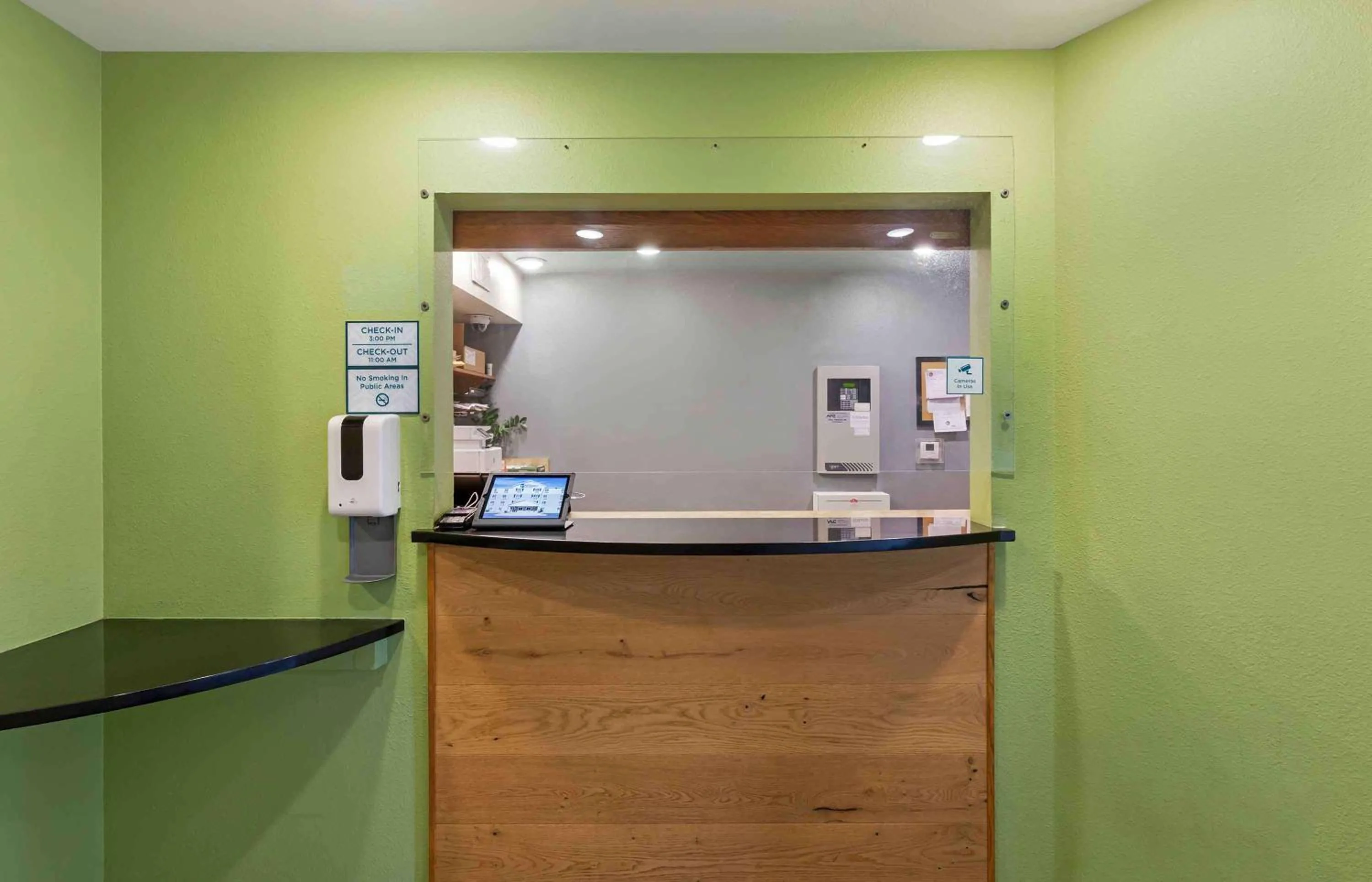 Lobby or reception in Extended Stay America Select Suites - Cleveland - Airport