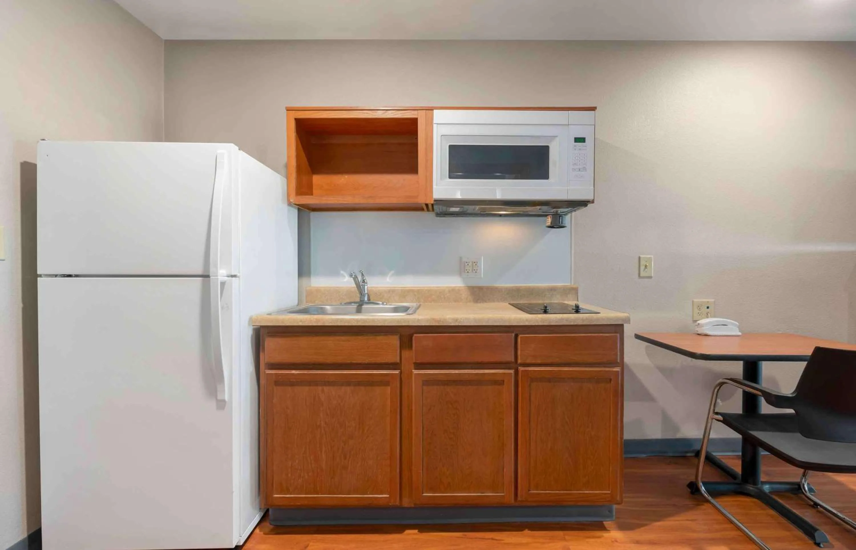 Bedroom in Extended Stay America Select Suites - Jacksonville - North