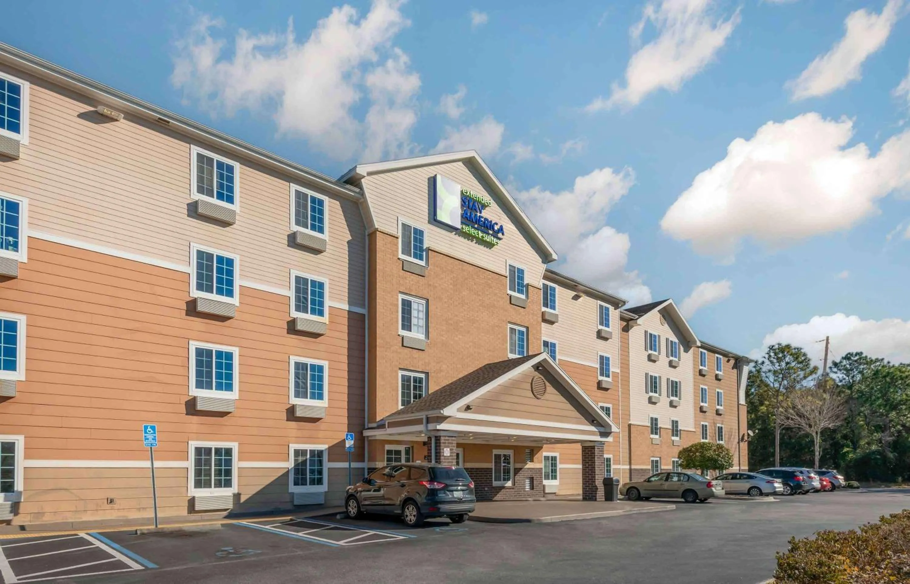 Property building in Extended Stay America Select Suites - Jacksonville - North