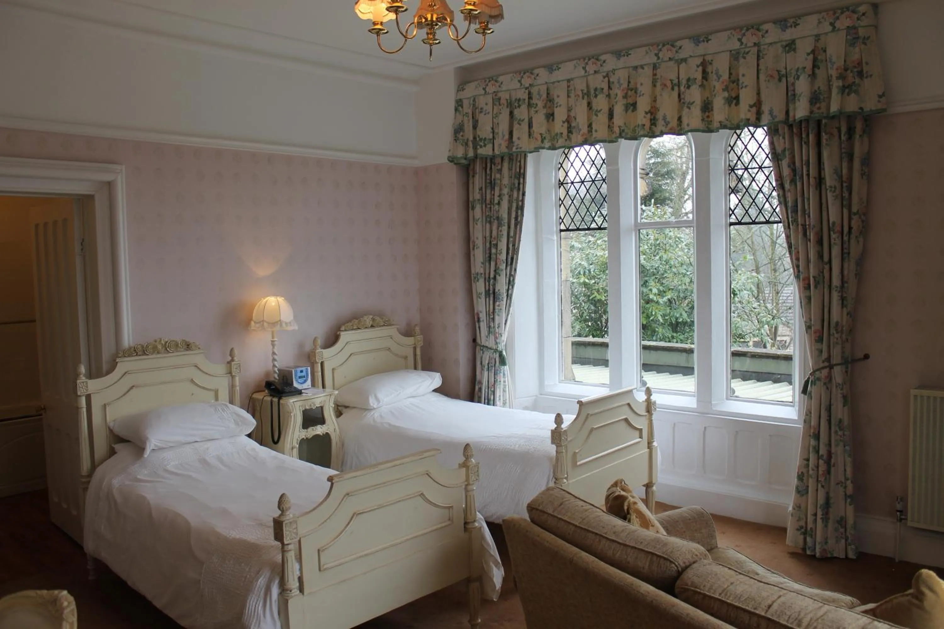 Bedroom, Bed in Oakwood Hall Hotel