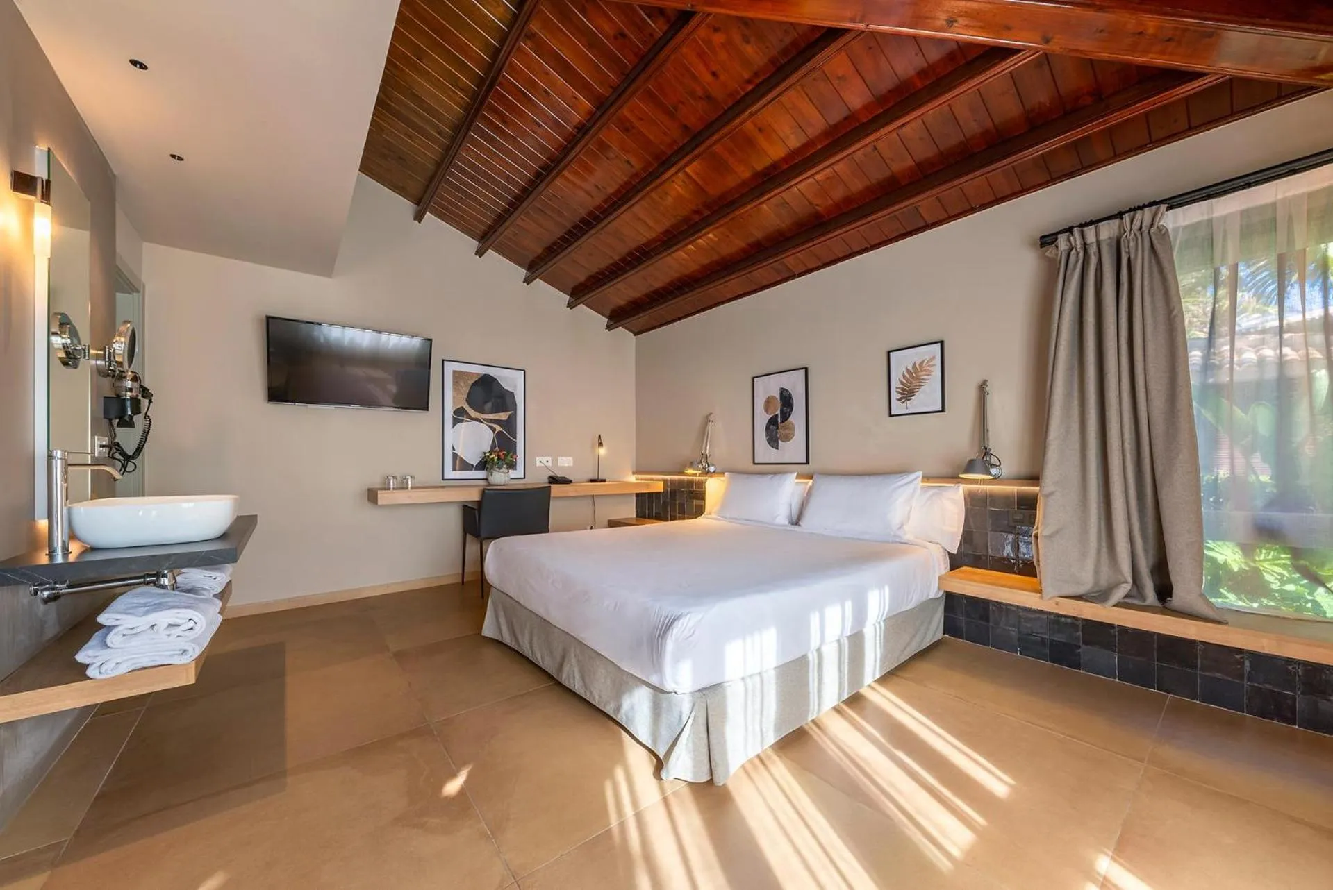 Photo of the whole room, Bed in Hotel Huerto del Cura