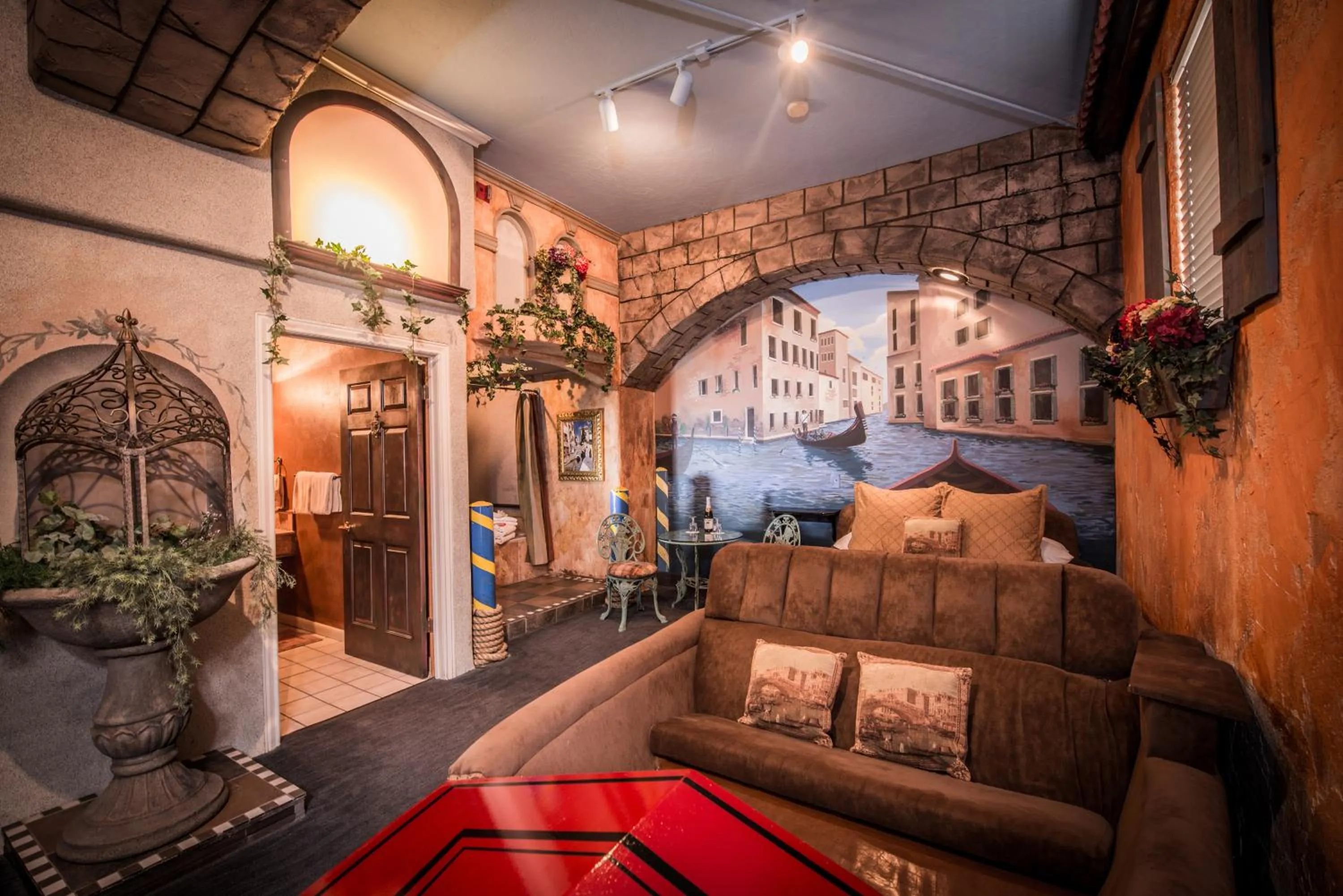 Seating area in The Anniversary Inn - Fifth South