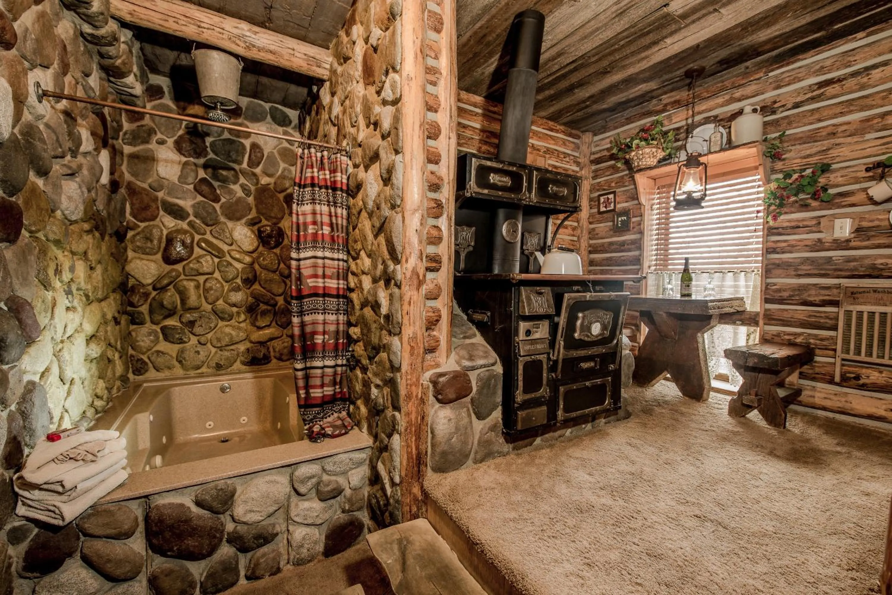 Seating area in The Anniversary Inn - Fifth South