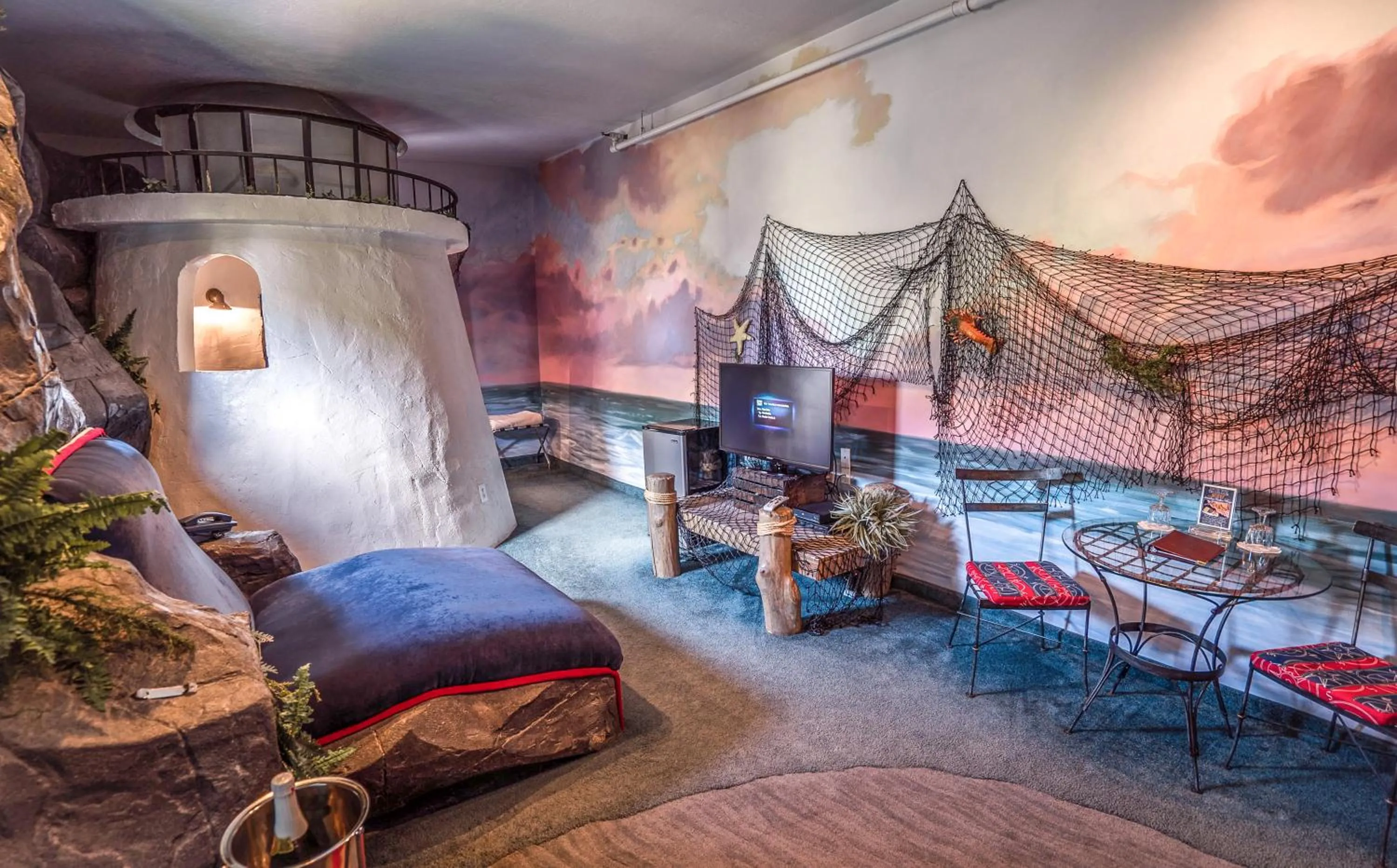 Photo of the whole room, Bed in The Anniversary Inn - Fifth South