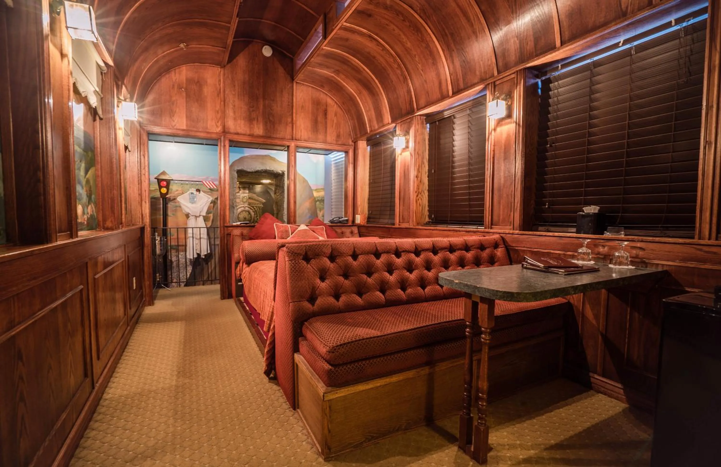 Seating area in The Anniversary Inn - Fifth South