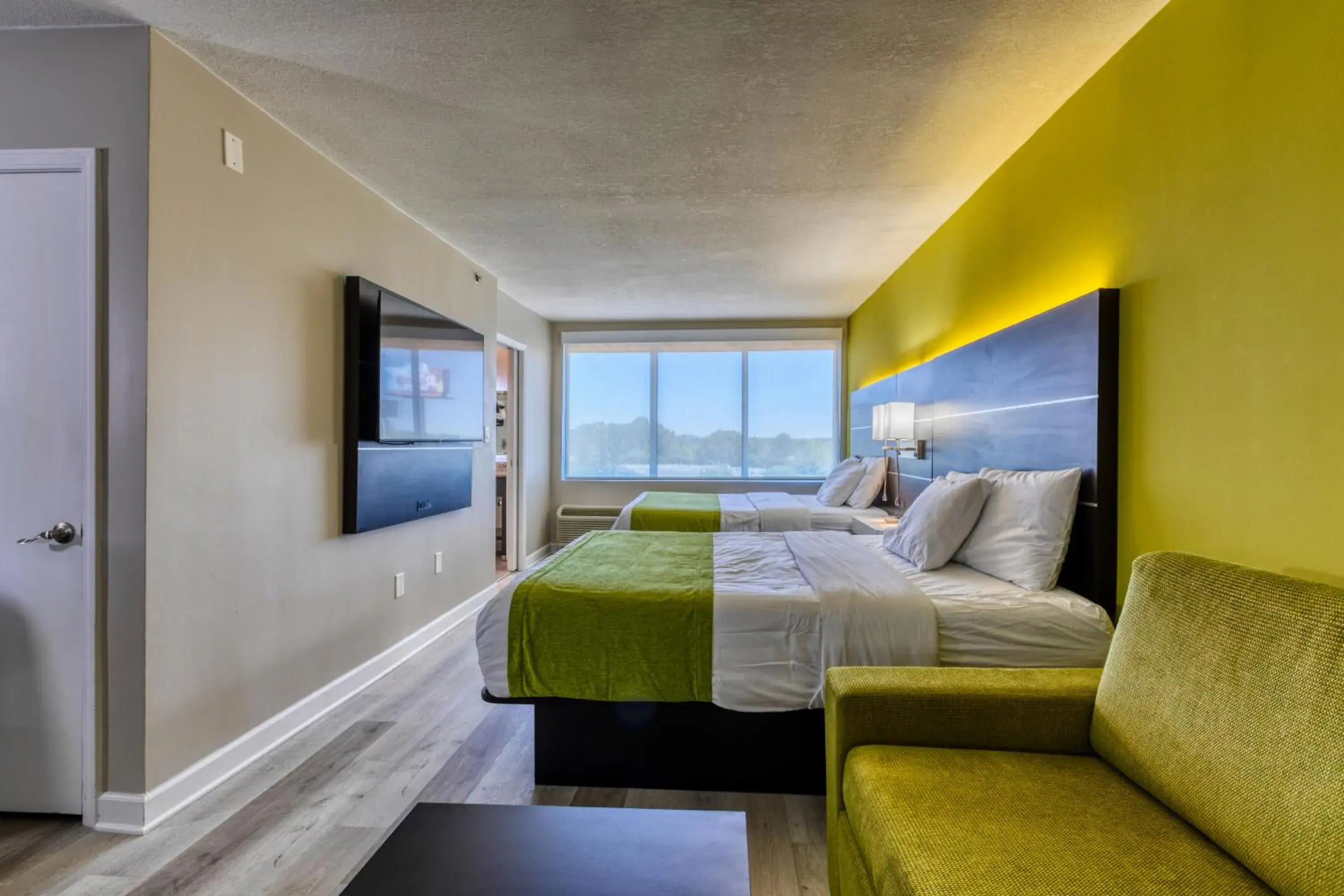 Deluxe Queen Suite in Hotel Weston Deluxe Queen Suite in Hotel Weston