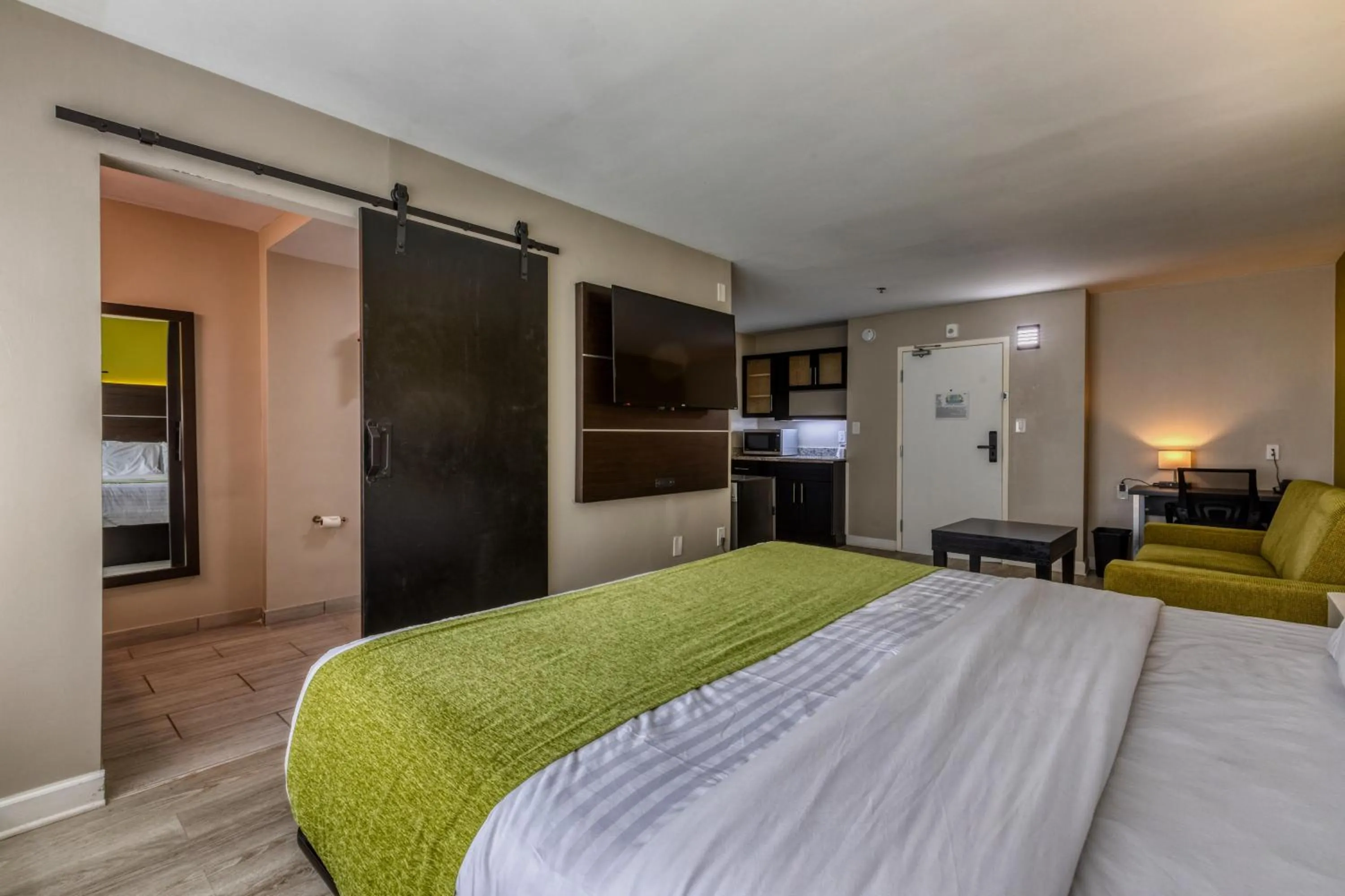 Photo of the whole room, Bed in Hotel Weston