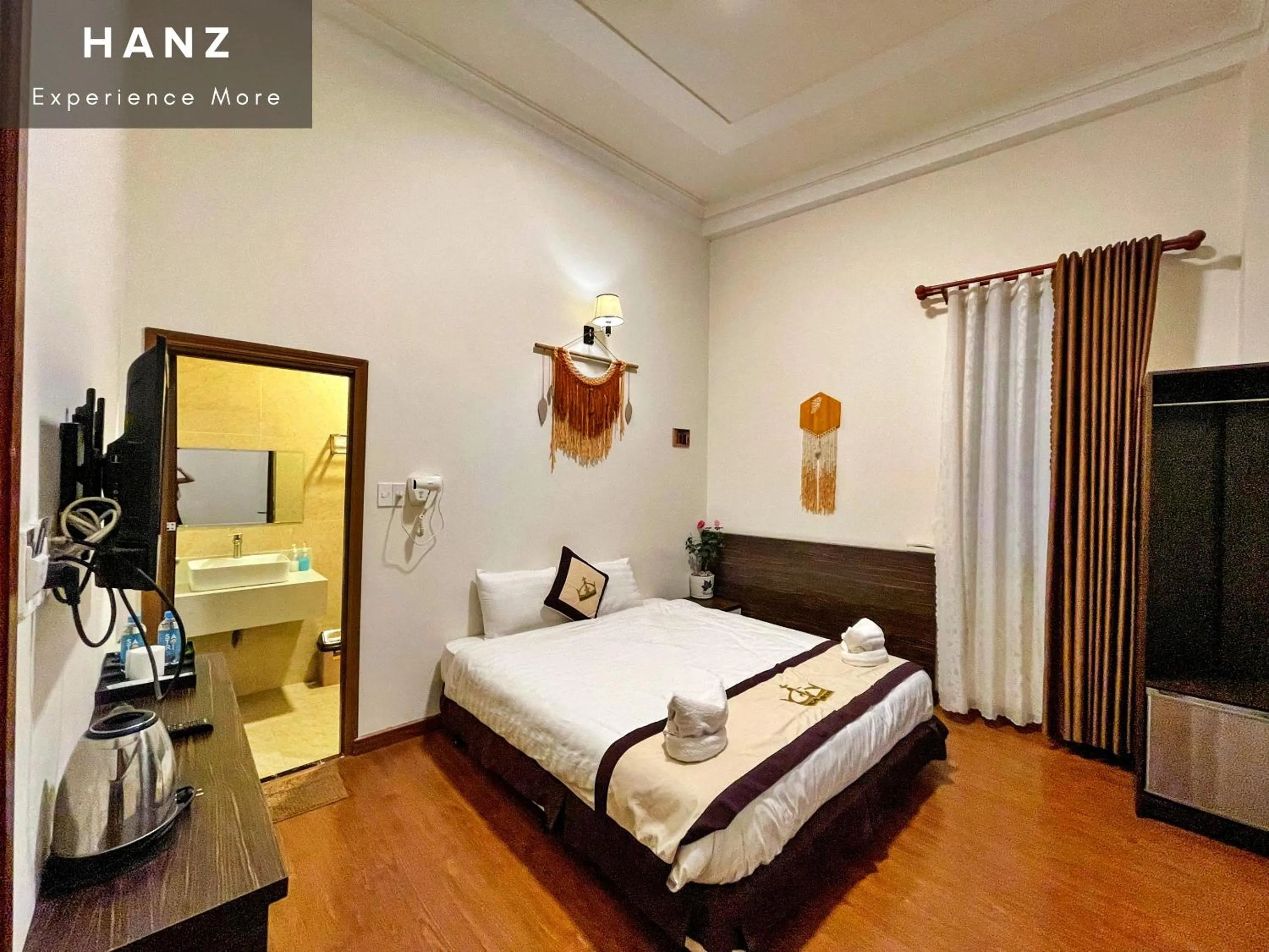 Deluxe Double Room with Balcony in S79 Thien Nien Ky