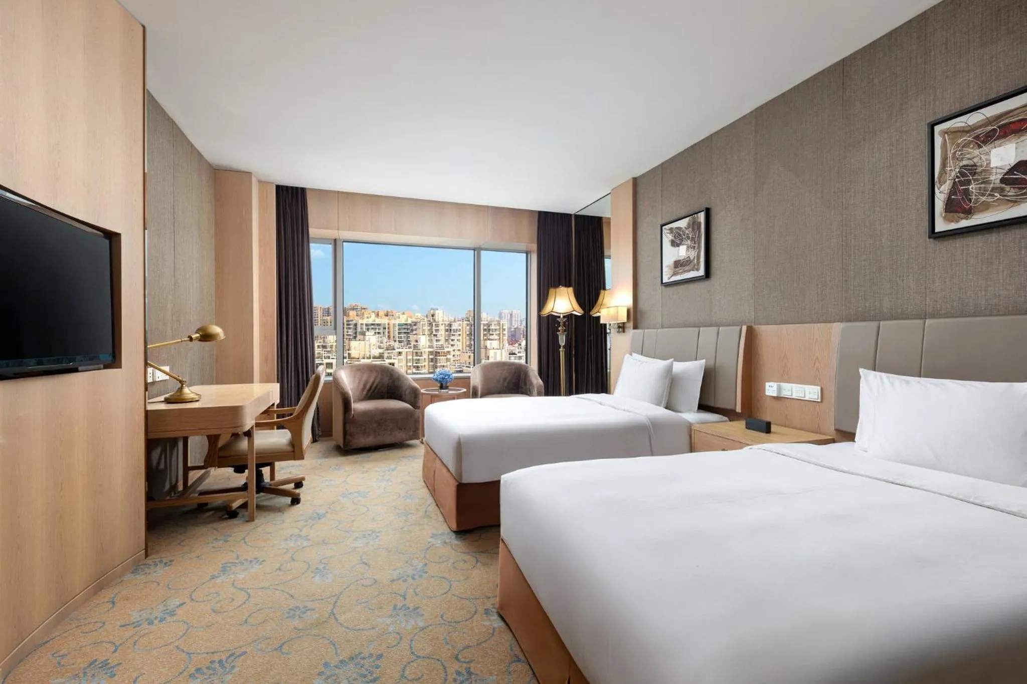 Photo of the whole room, Bed in Crowne Plaza Shanghai Noah Square by IHG