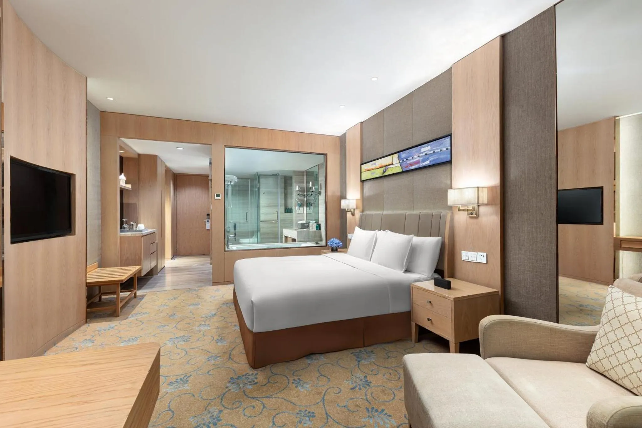 Photo of the whole room, Bed in Crowne Plaza Shanghai Noah Square by IHG